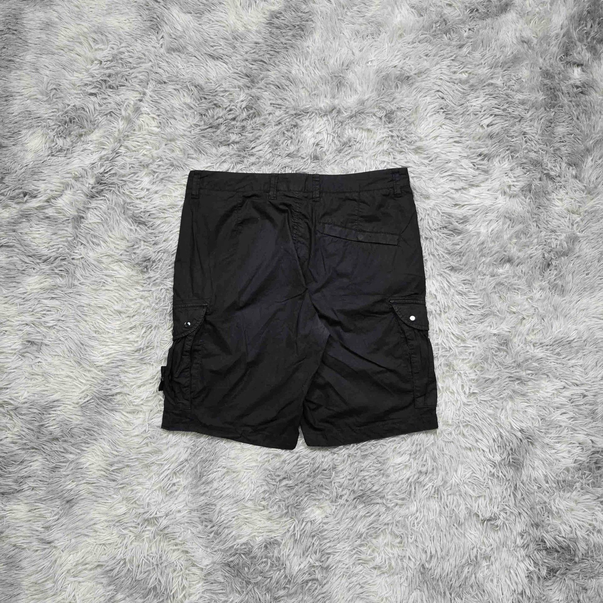 Stone Island stone island black cargo shorts size 32 Size US 32 / EU 48 - 2 Thumbnail