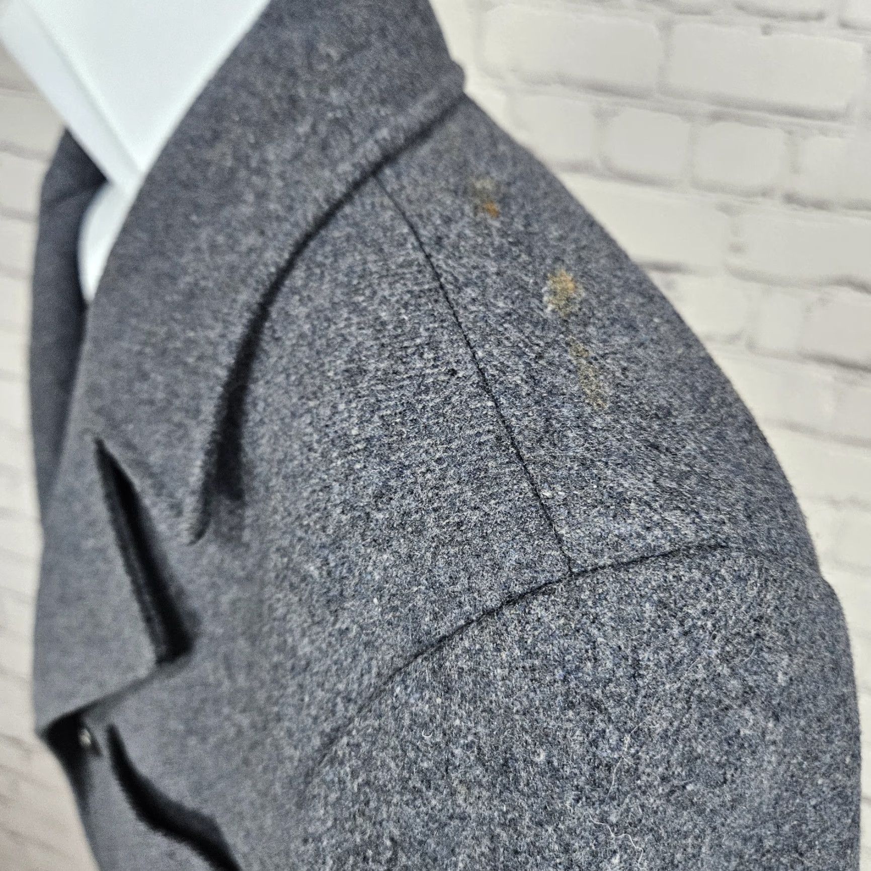 Michael Kors Michael Kors Coat Wool Gray Buttoned Notch Lapel Inner Pockets Over Coat 40R Mens Classic Solid Mid-Length Coat Size US XXS / EU 40 - 5 Thumbnail