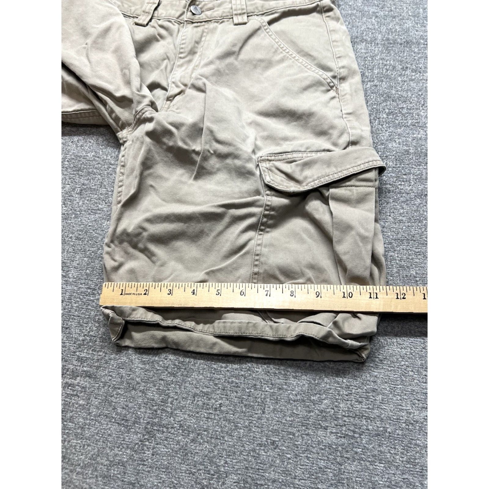 Levi's VINTAGE Levi's SilverTab Cargo Shorts Size 30 Men’s Beige Tan 10” Denim 5-Pocket Design Distressed Relaxed Size US 30 / EU 46 - 7 Thumbnail