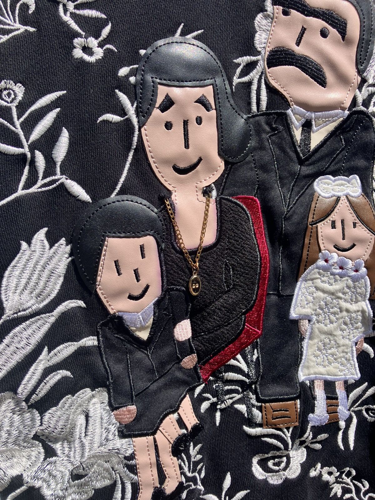 Dolce & Gabbana FW2015 D&G Sicilian Family Embroidered Crewneck Sweatshirt Size US S / EU 44-46 / 1 - 4 Thumbnail