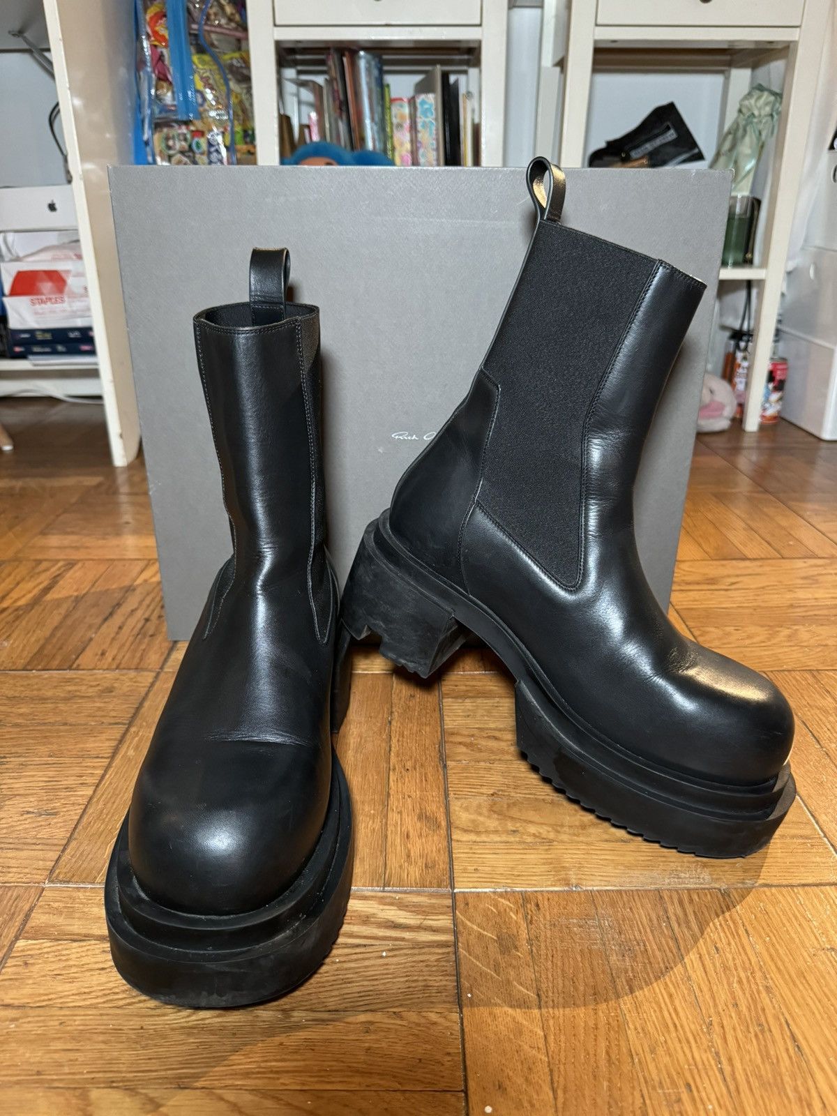靴 RICK OWENS FLARED BOGUN RUNWAY 42 Flared Bogun in Black – SVRN