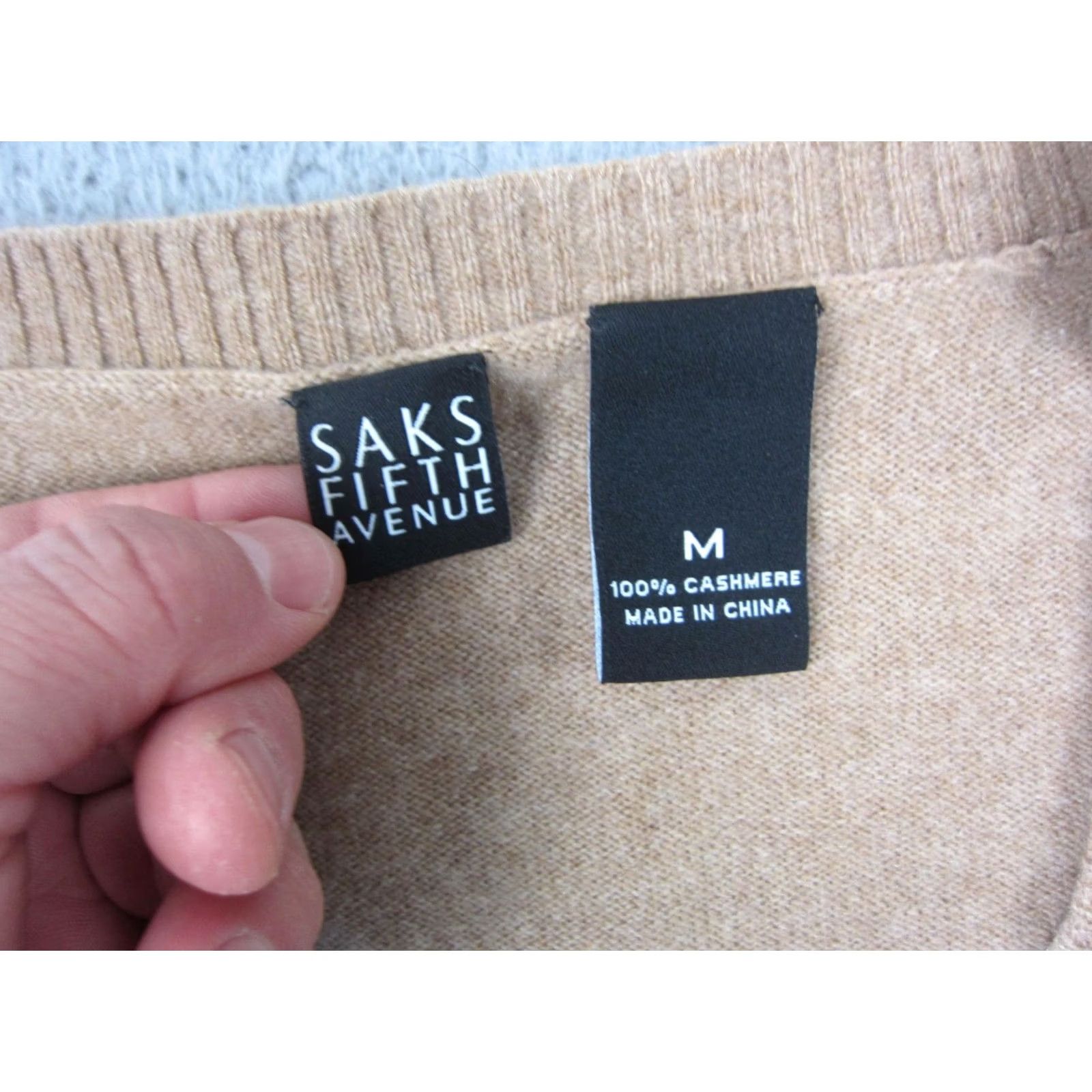 Saks Fifth Avenue Saks Fifth Avenue Sweater Womens Medium Brown 100% Cashmere V-Neck Pullover Knit Size M / US 6-8 / IT 42-44 - 3 Thumbnail