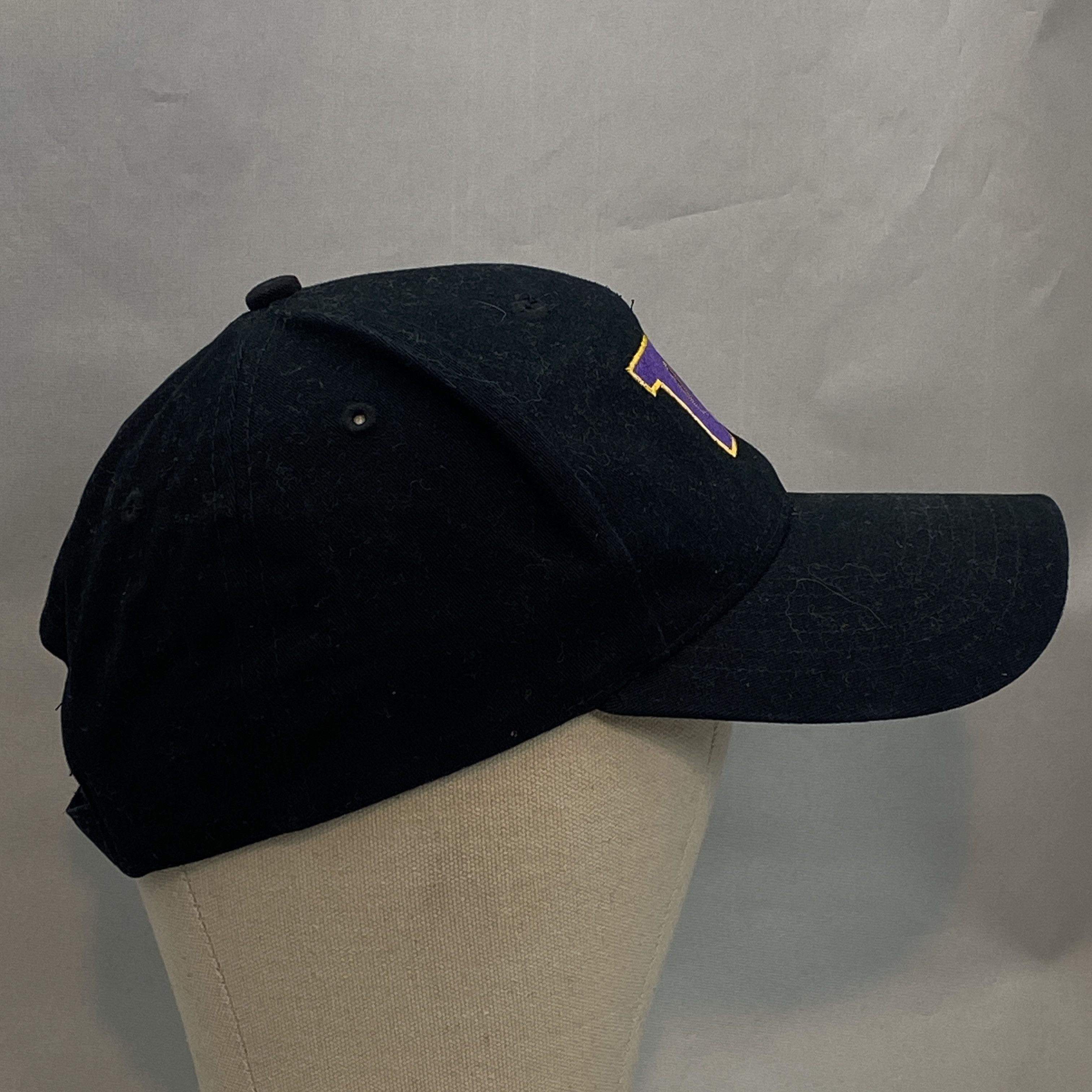 NCAA × Vintage UW Washington Huskies Baseball Hat Embroidered Logo One-Size Size ONE SIZE - 2 Thumbnail
