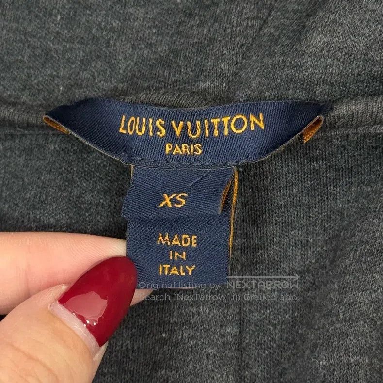 Louis Vuitton Louis Vuitton Washed grey neckline presbyopic leather bran Size US XS / EU 42 / 0 - 5 Thumbnail