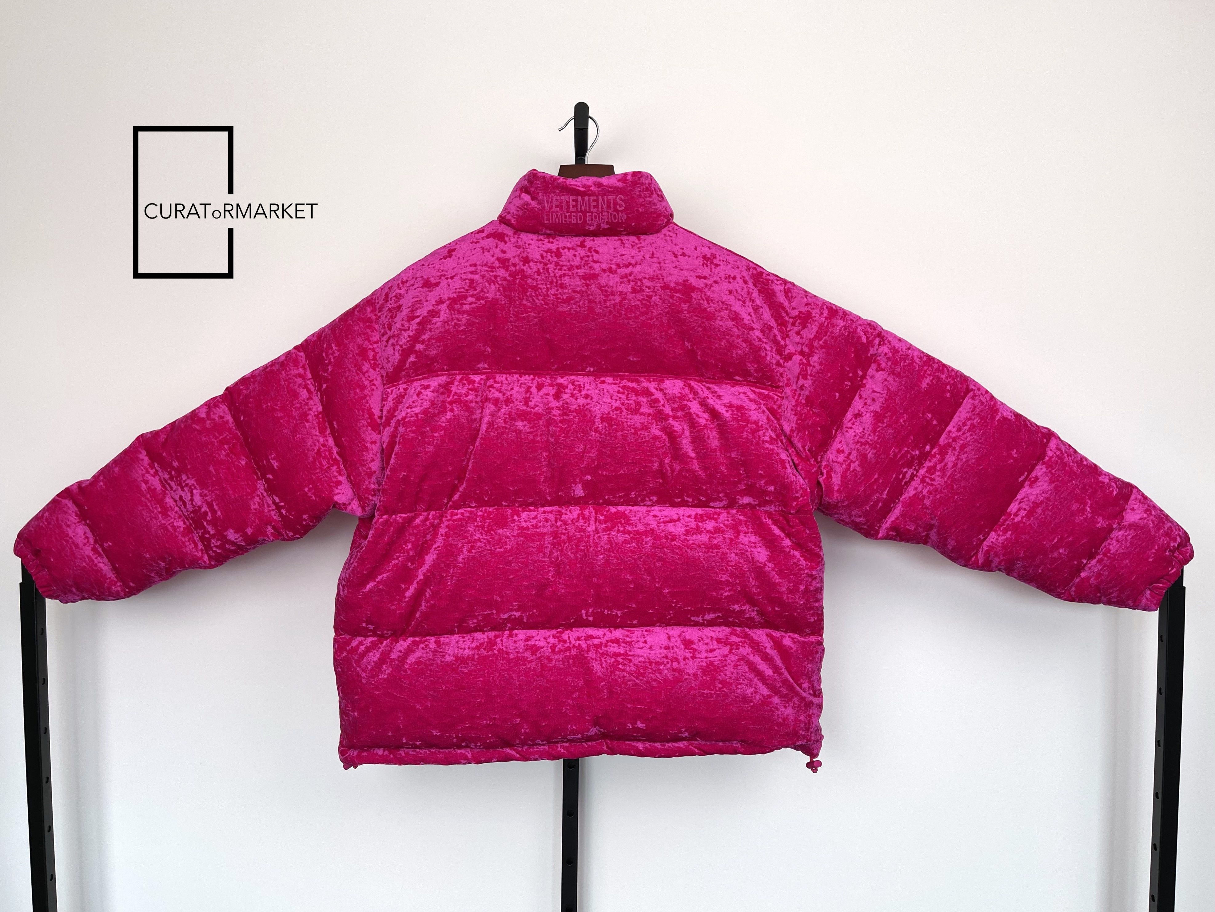 Vetements RARE Pink Crushed Velvet Down Padded Puffer Jacket FW22 Size US M / EU 48-50 / 2 - 2 Thumbnail