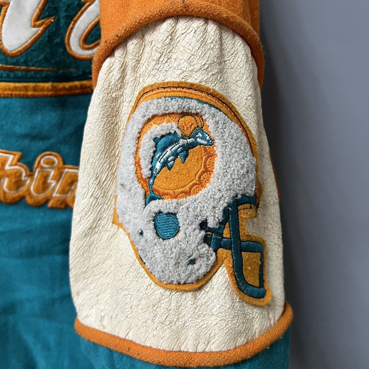 NFL × Vintage Vintage Miami Dolphins NFL Turquoise Blue Heavyweight Jacket Size US S / EU 44-46 / 1 - 17 Thumbnail