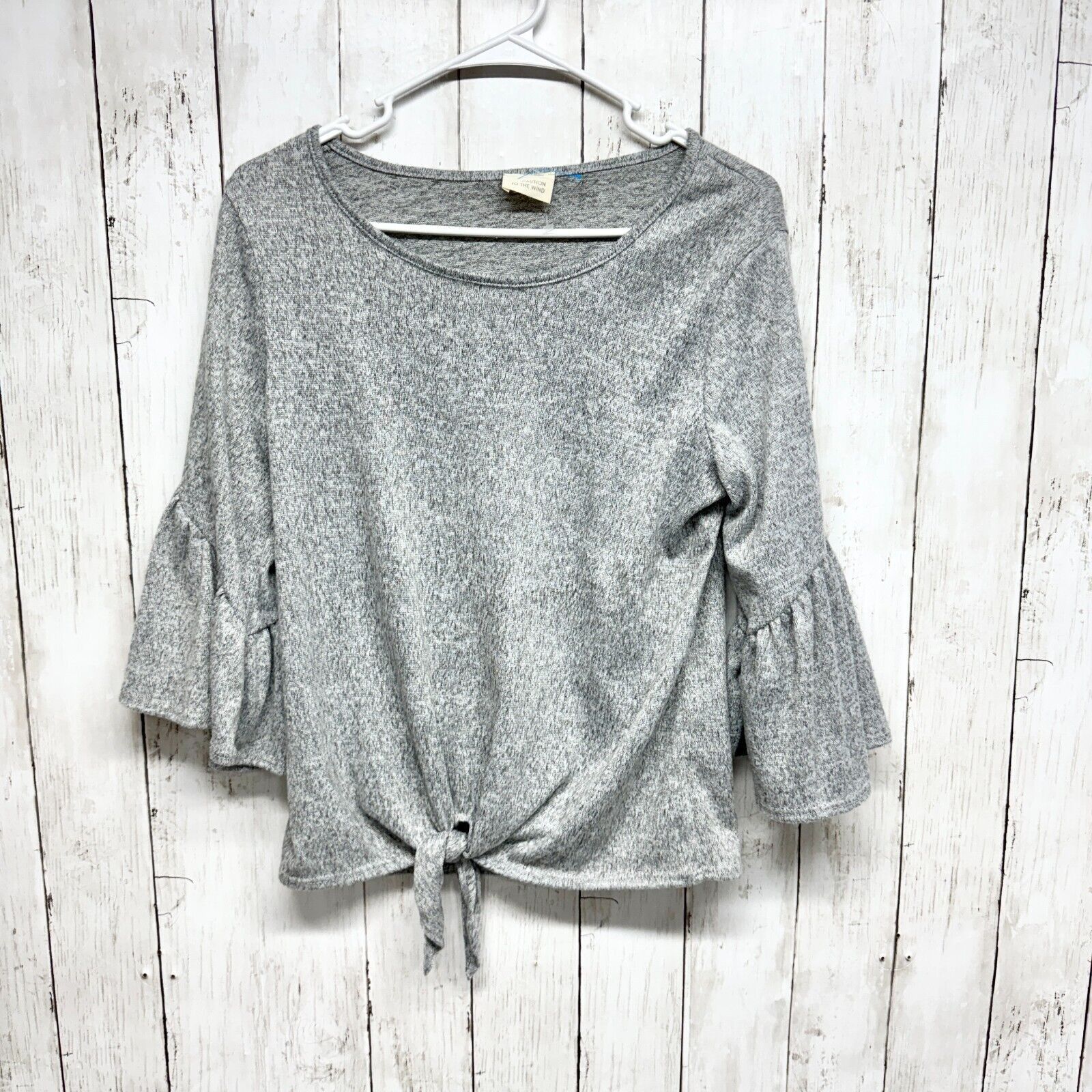 Other Caution to the Wind Sweater Sz Medium Bell Sleeve Grey Crop Size M / US 6-8 / IT 42-44 - 1 Thumbnail