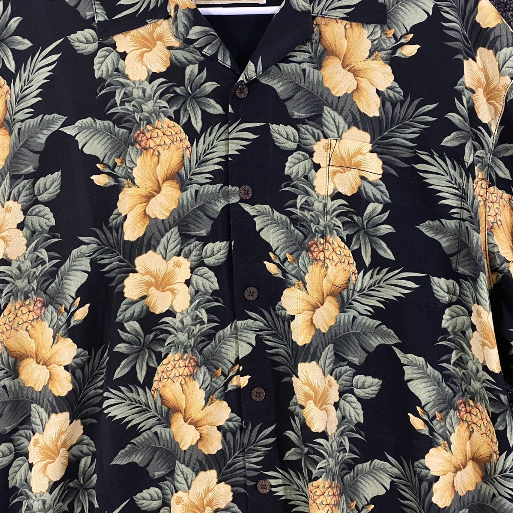 Tommy Bahama Tommy Bahama Shirt Mens Large Black Yellow 100% Silk Hawaiian Pineapple Floral Shirt Casual Hawaiian 90s? Size US L / EU 52-54 / 3 - 2 Thumbnail