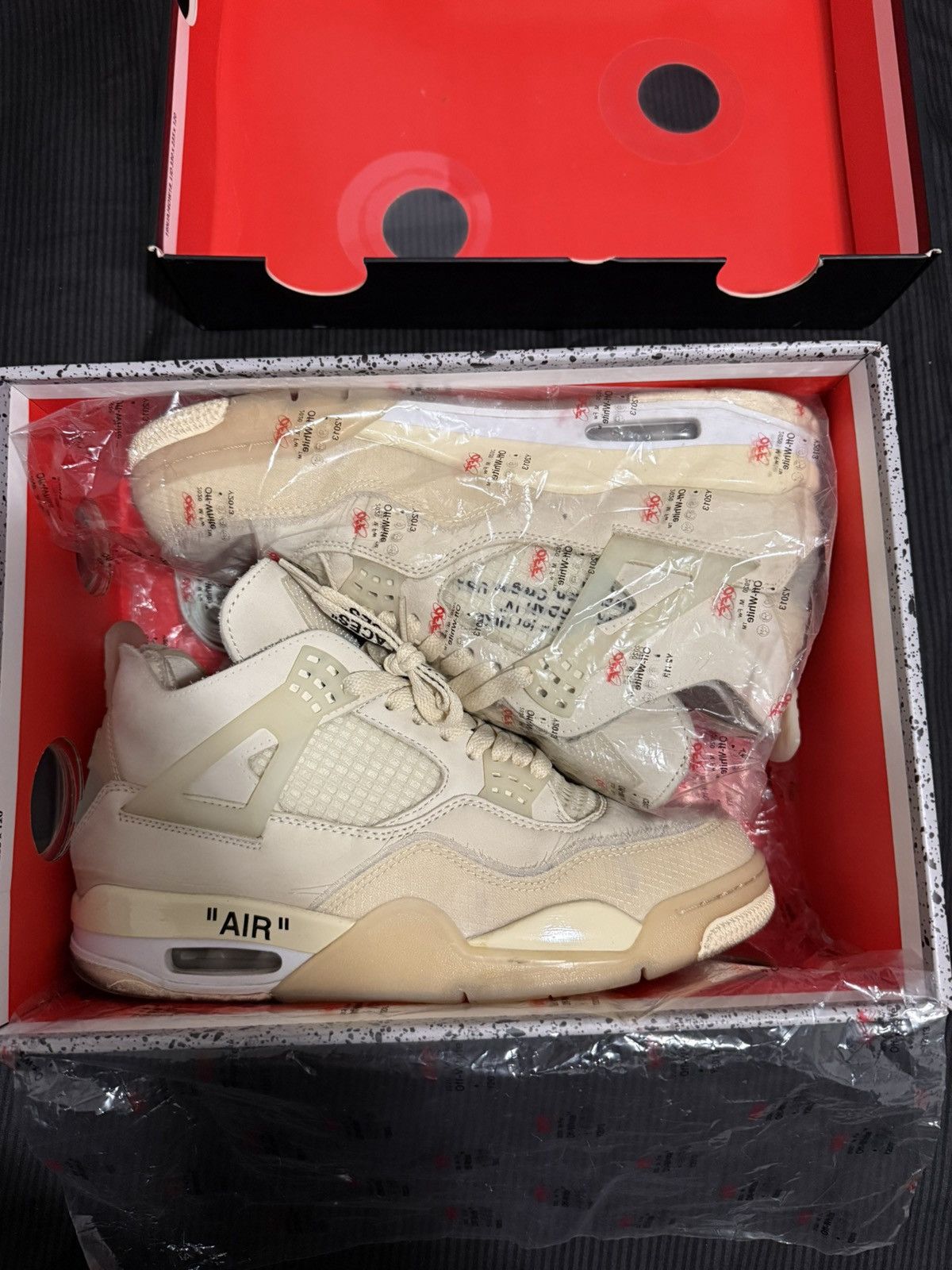 Jordan Brand × Off-White Air Jordan 4 Retro Off-White Sail Size US 9.5 / EU 42-43 - 15 Thumbnail