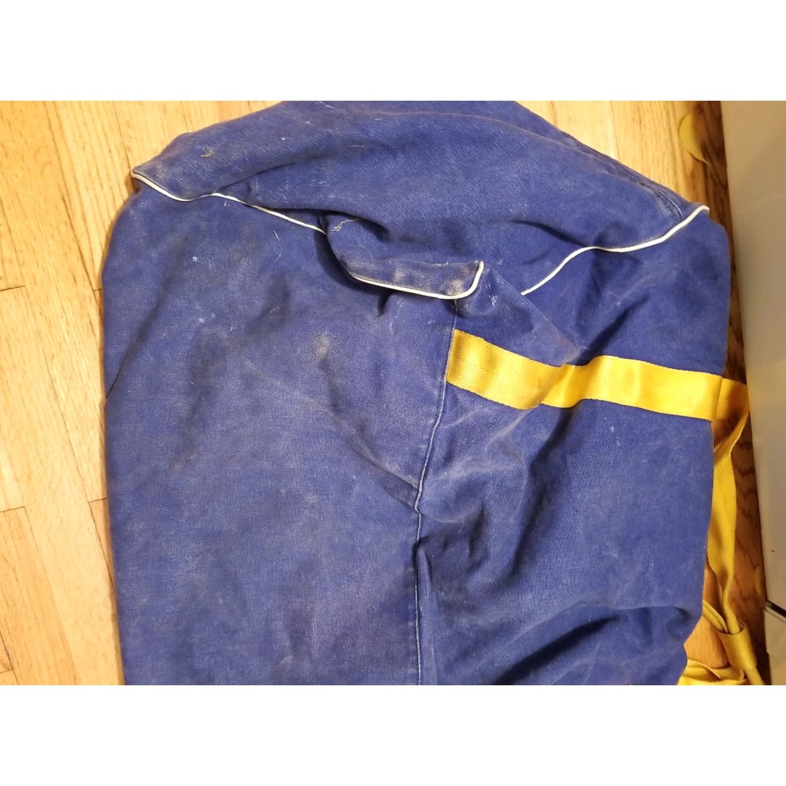 Vintage VINTAGE BENTLEY COLLEGE LARGE ATHLETIC DUFFLE BAG Size ONE SIZE - 6 Thumbnail