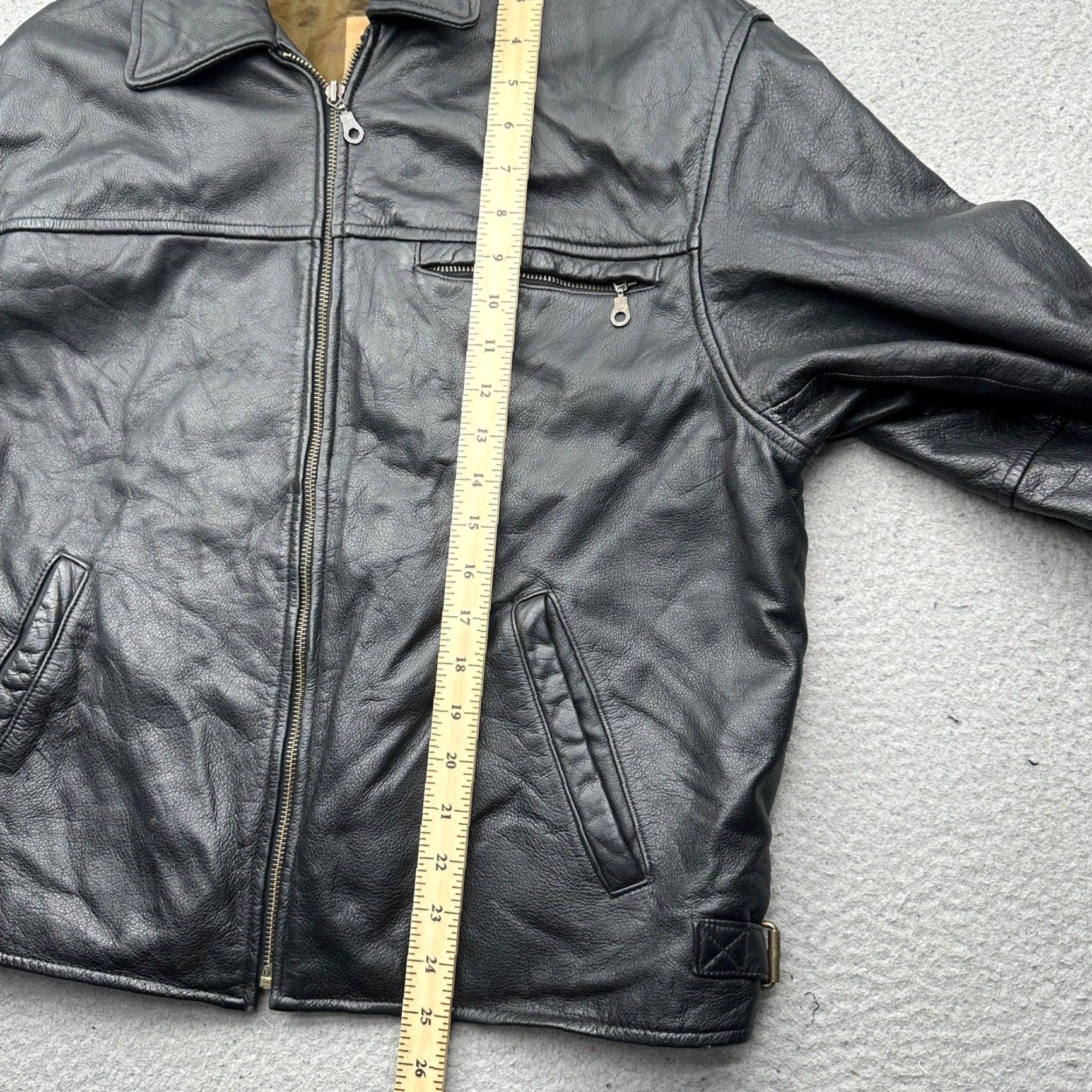 Vintage GLD Georgetown Leather Design Racer Cafe Full Zip Jacket Mens XL Black Leather Motorcycle Buckle Full Zip Short Length Mens Long Description: Size US XL / EU 56 / 4 - 5 Thumbnail