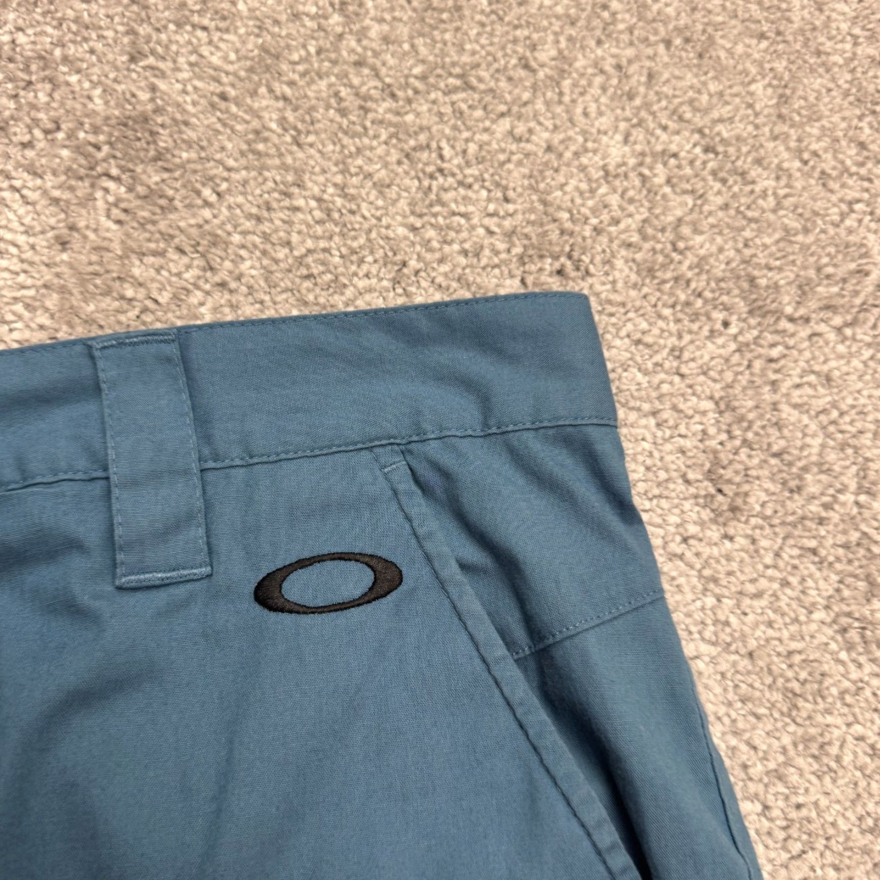 Oakley Oakley Pants Men Chino Flat Front Straight Leg 33 Slate Blue Blue Groomed Casual Travel Classic Preppy Size US 33 - 5 Thumbnail