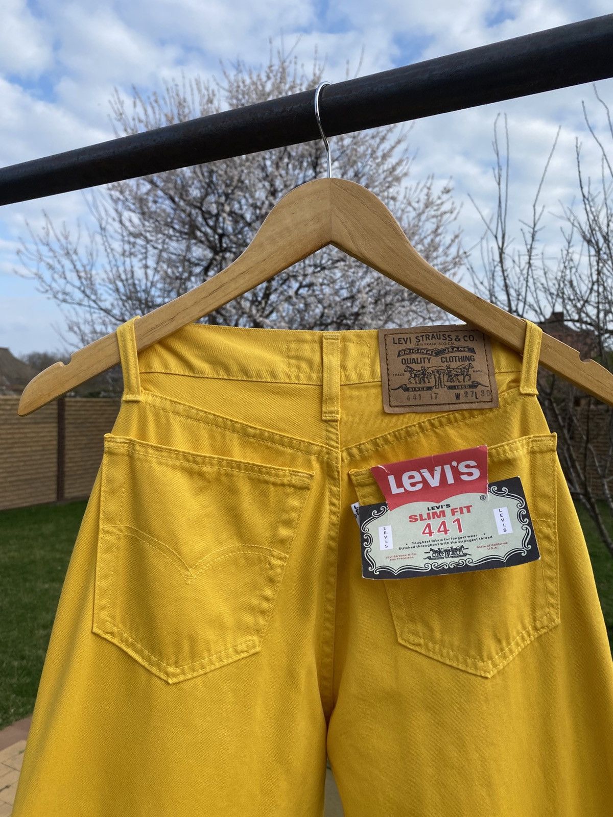 Levi's × Vintage Vintage Levi’s 441 Yellow Jeans Italy W27 L30 80s–90s Size 26" / US 2 / IT 38 - 12 Thumbnail