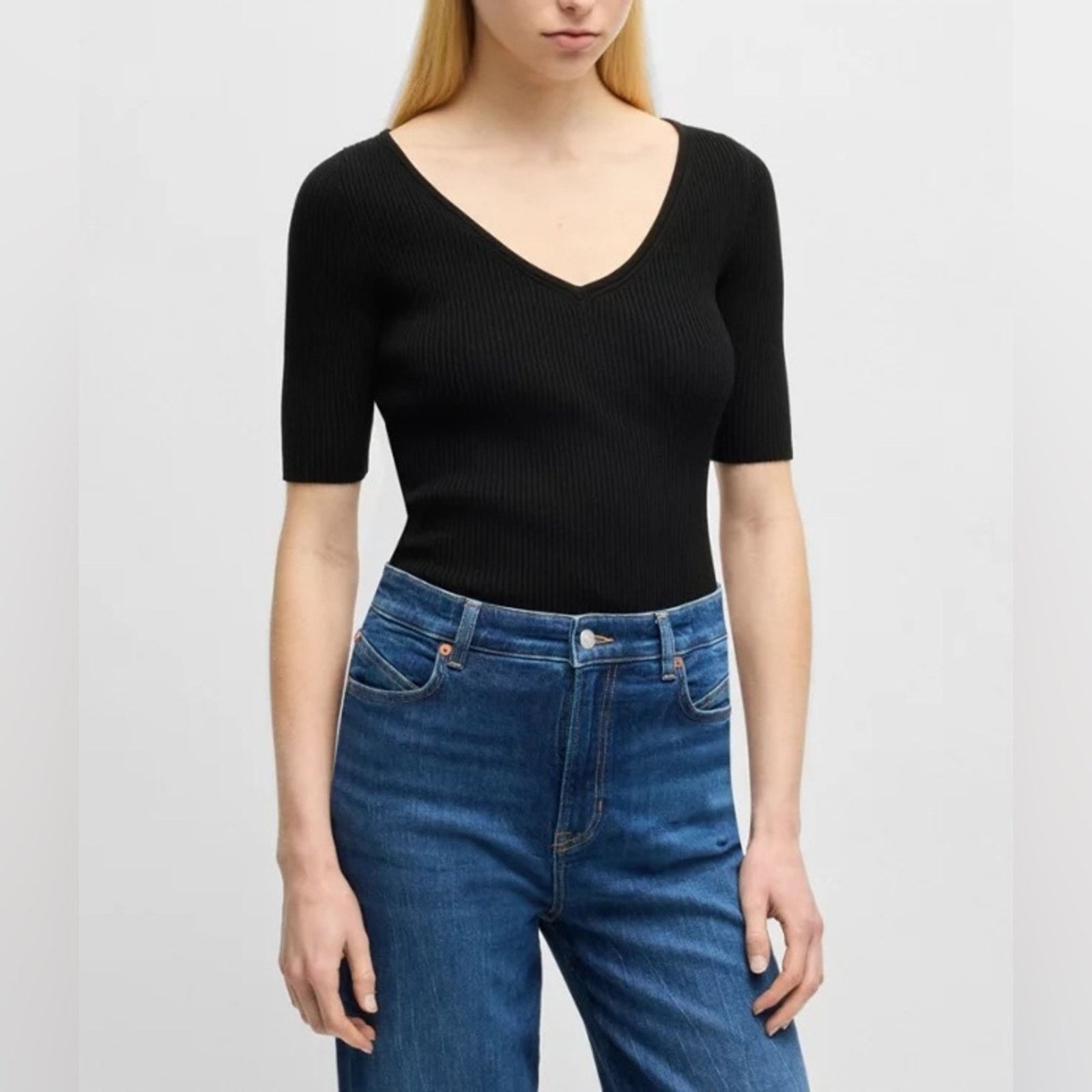 Hugo Boss Knitted Sweater with V Neckline in Slim Fit Size L