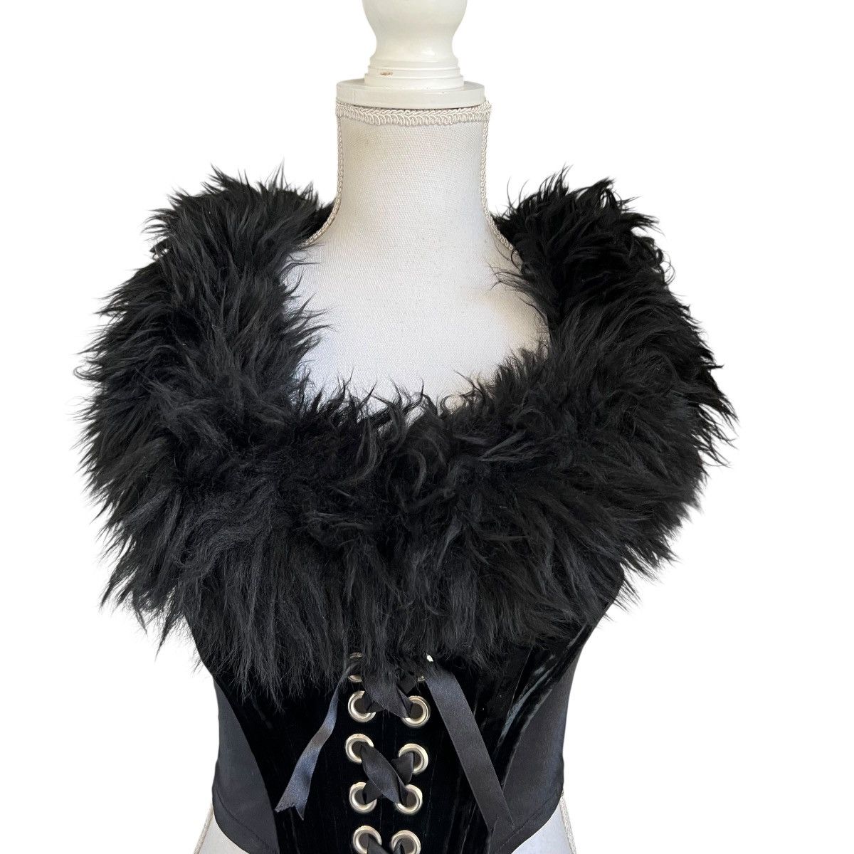 Other Vintage Catwalk Collection England Faux Fur Lace Up Corset Size XS / US 0-2 / IT 36-38 - 2 Thumbnail
