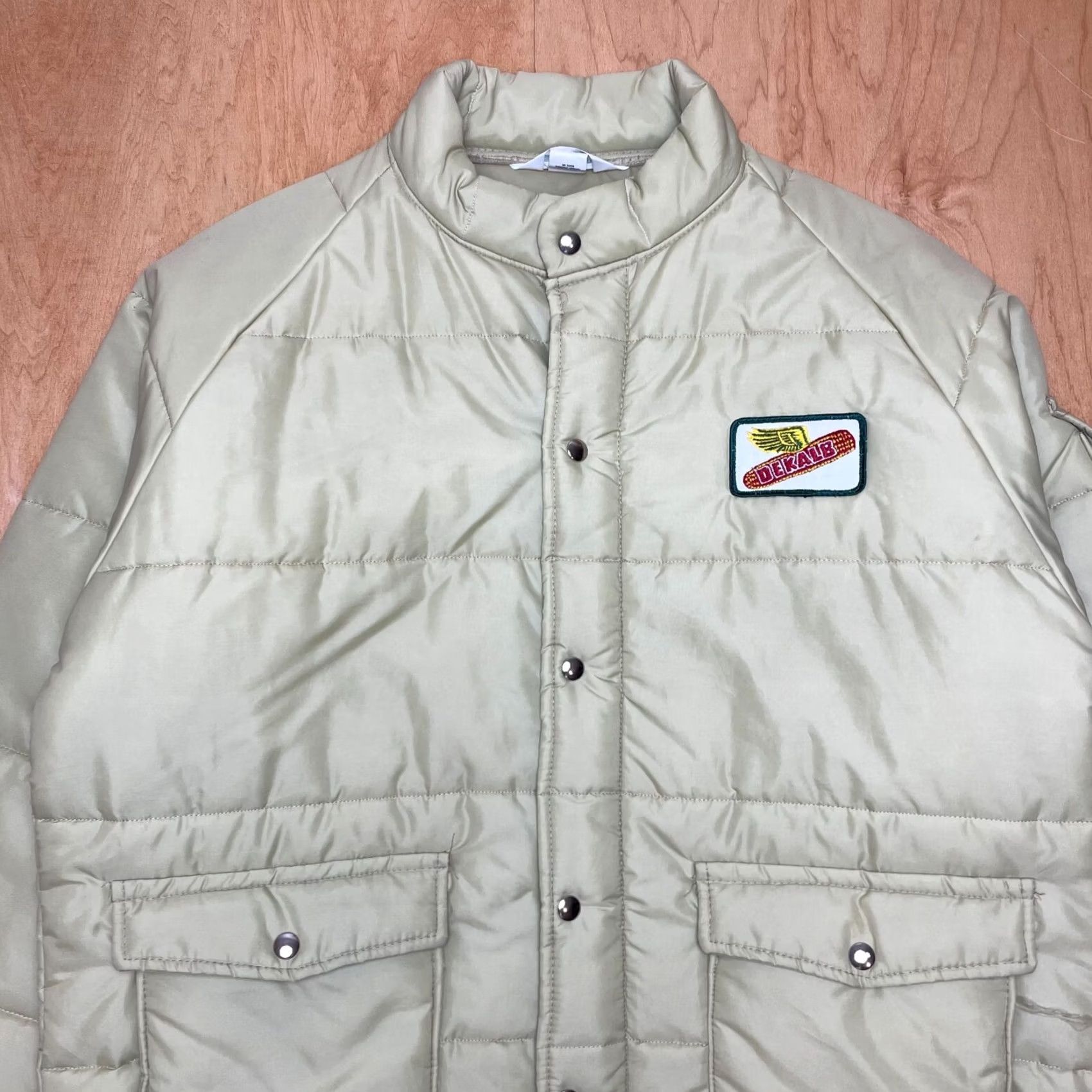 Vintage VINTAGE Trojan Beige Long Sleeve Puffer Jacket Adult XL (Fits 2XL) Full Button & Zip Mens Size US XXL / EU 58 / 5 - 2 Thumbnail