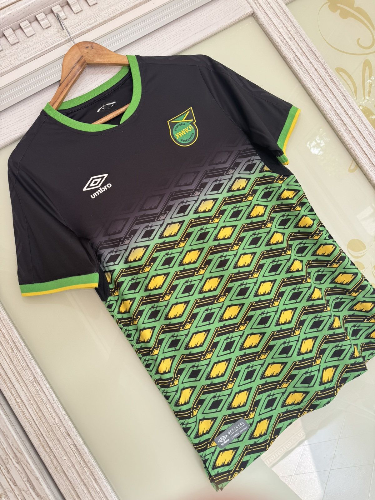 Umbro Jamaica 2018-2020 Away Soccer Jersey Football Kit Shirt Size US S / EU 44-46 / 1 - 4 Thumbnail