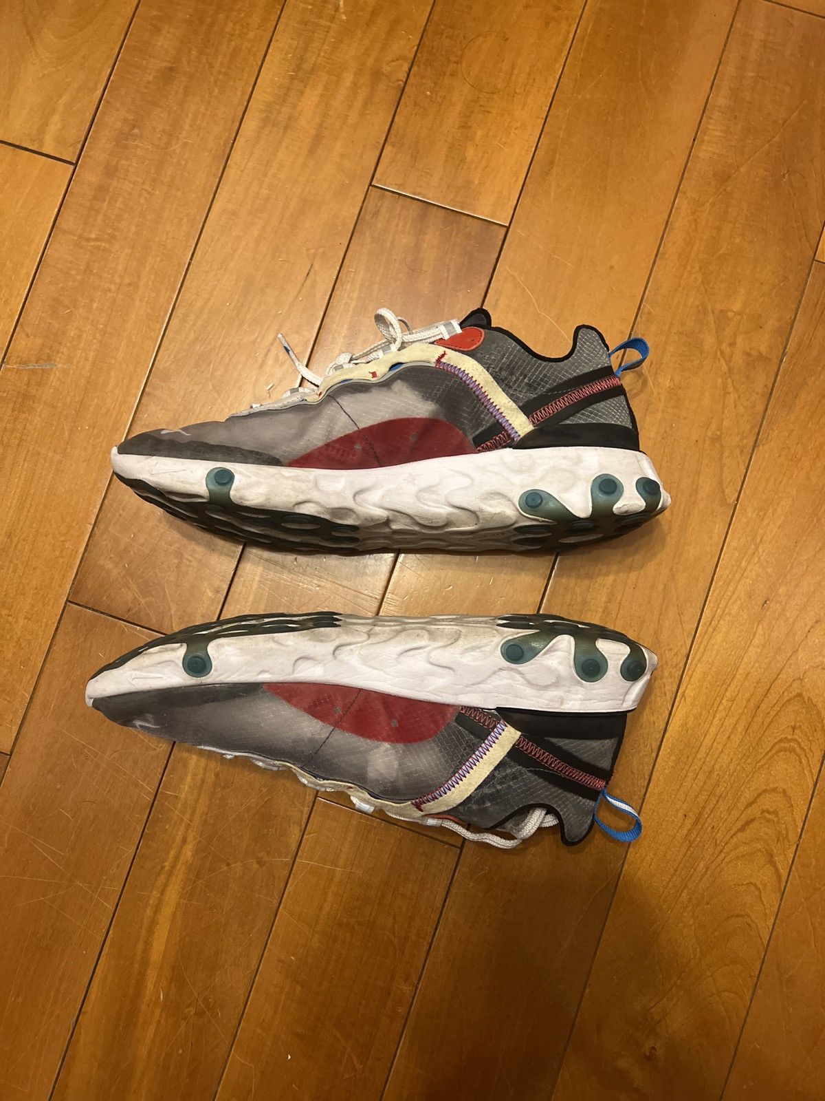 Nike Nike React Element 87 (US9.5) Size US 9.5 / EU 42-43 - 2 Thumbnail