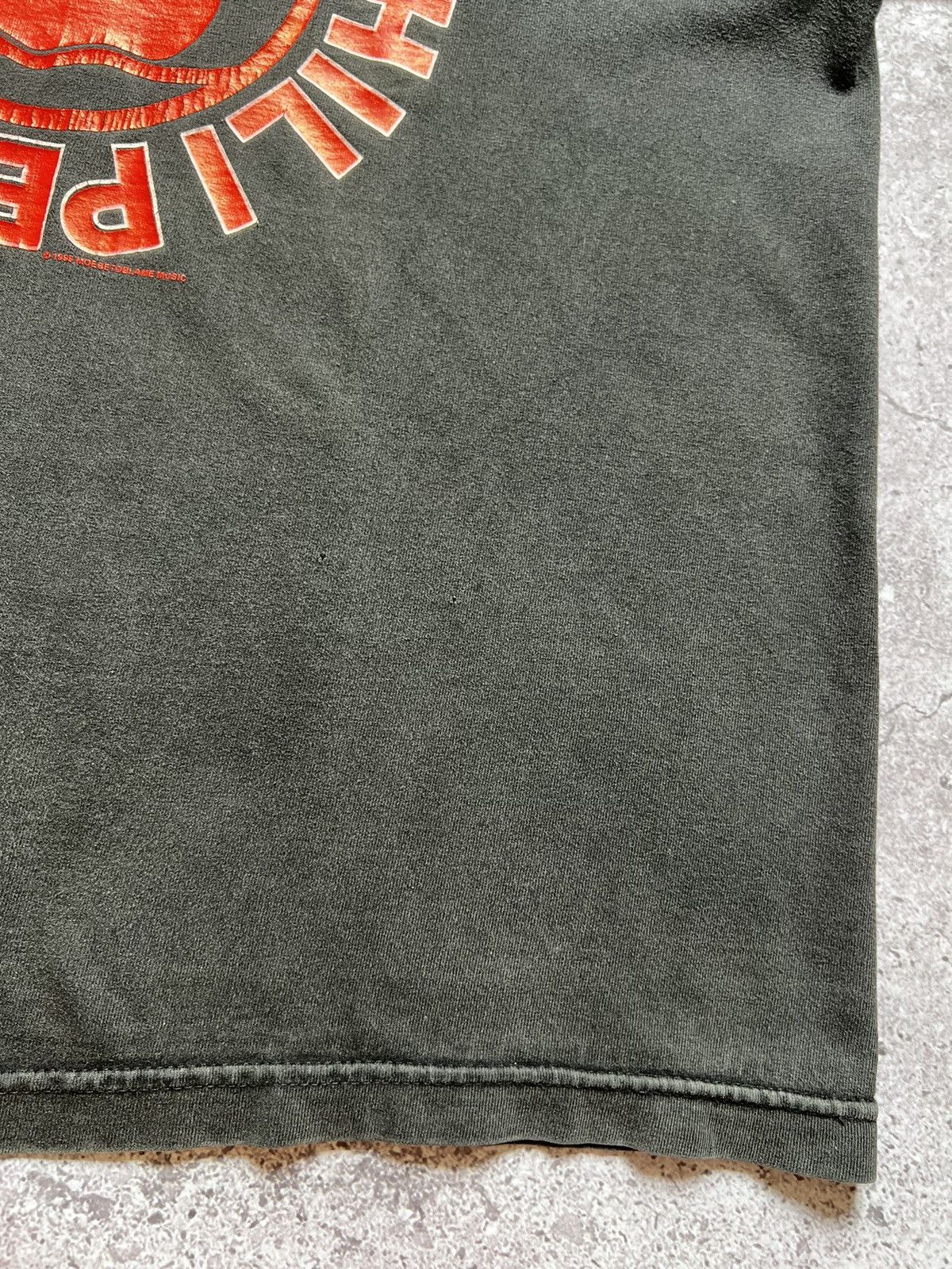 Band Tees Vintage 1999 Red Hot Chili Peppers Rock Band T-shirt Size US M / EU 48-50 / 2 - 8 Thumbnail