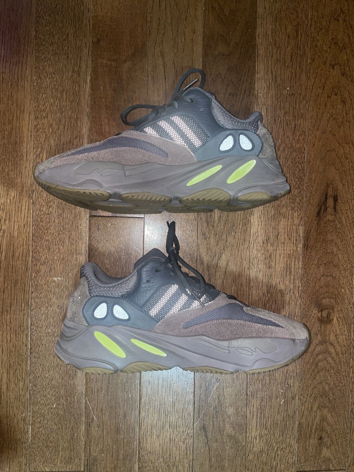 Adidas × Kanye West × Yeezy Kanye West Yeezy Boost 700 Mauve 10.5 Size US 10.5 / EU 43-44 - 3 Thumbnail