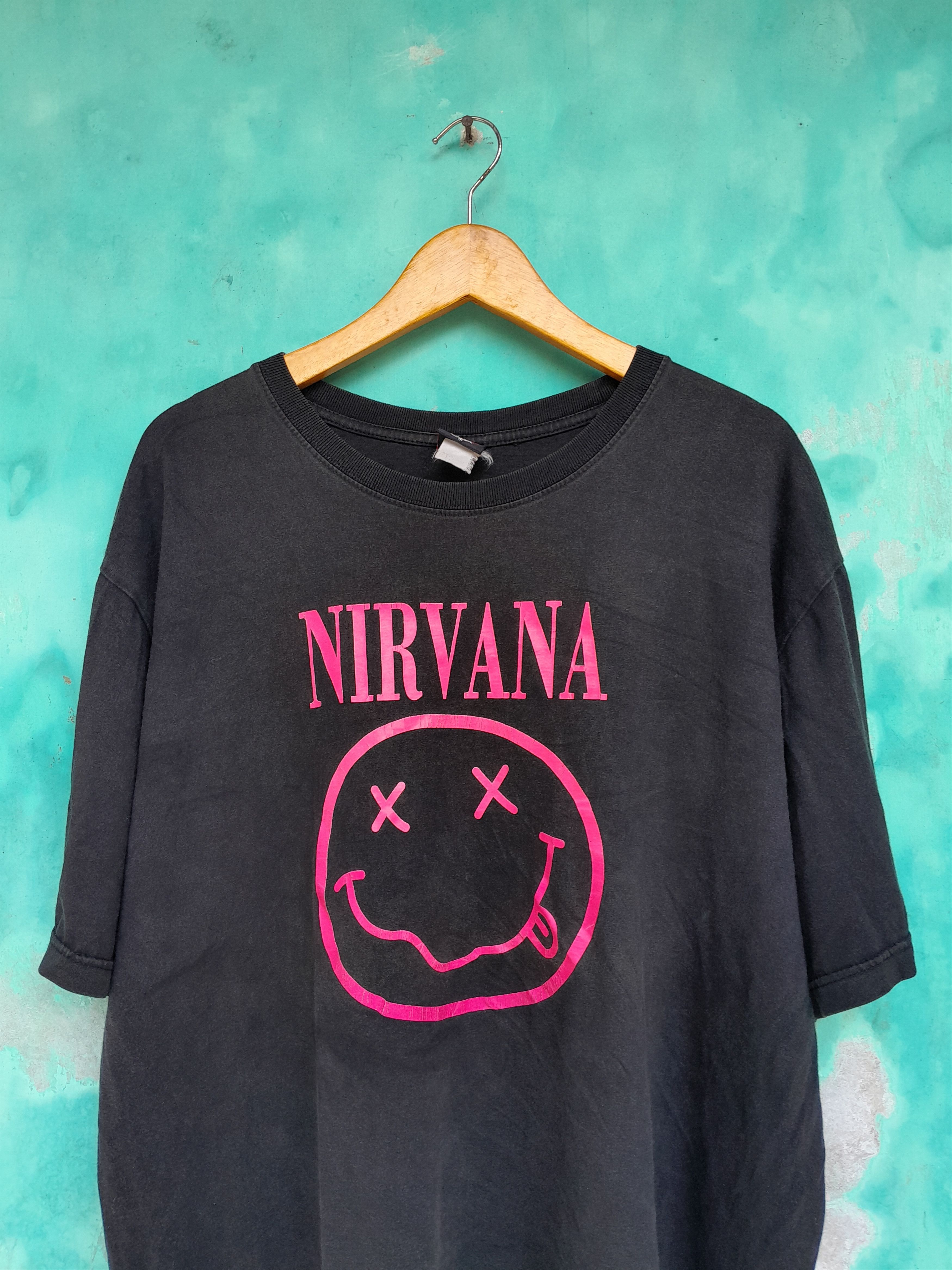 Band Tees Vintage NIRVANA Smiley face sunfaded t-shirt Size US XL / EU 56 / 4 - 3 Thumbnail