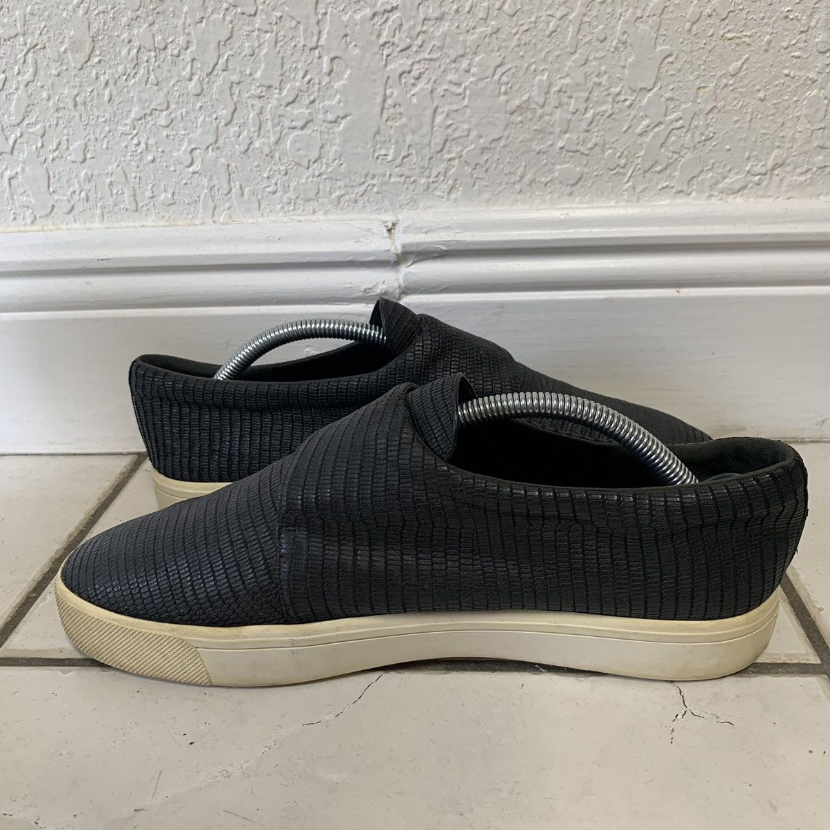 Vince Vince Low Top Snake Skin Sneakers Size 11 Size US 11 / IT 41 - 7 Thumbnail