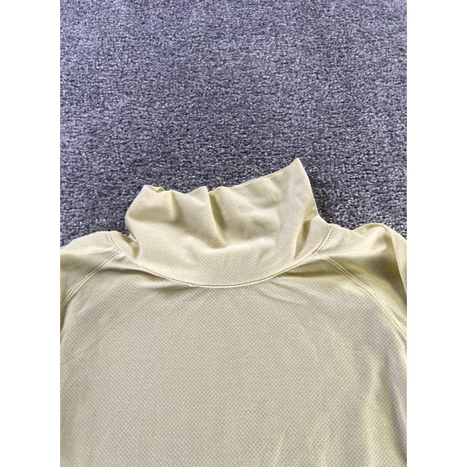 Outdoor Voices Outdoor Voices Shirt Womens Medium Yellow Running Turtleneck Size M / US 6-8 / IT 42-44 - 2 Thumbnail