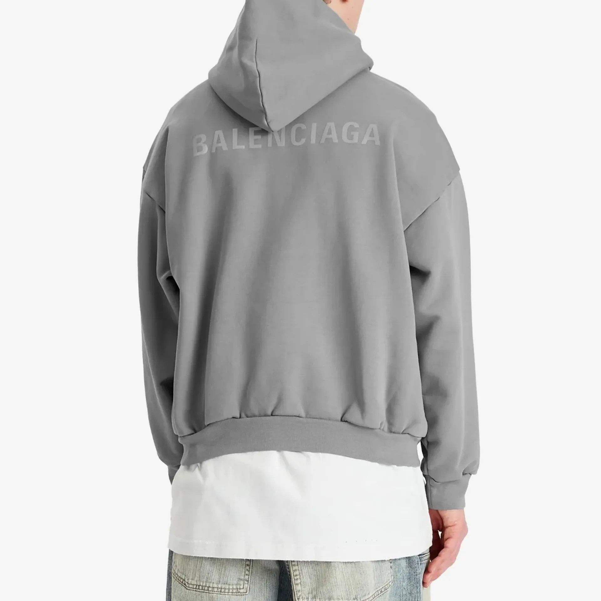Balenciaga o1bcso1str0426 Medium Fit Hoodie in Grey/Reflective Size US XS / EU 42 / 0 - 3 Thumbnail