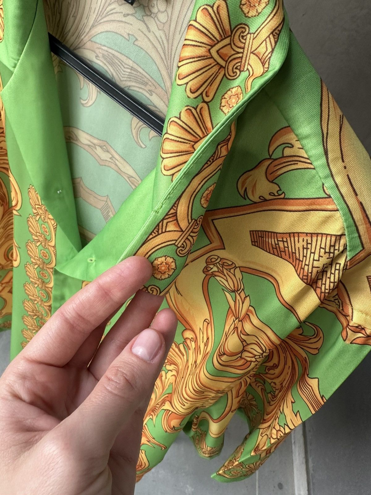 Versace Versace Silk Barocco Medusa shirt Size US L / EU 52-54 / 3 - 6 Thumbnail