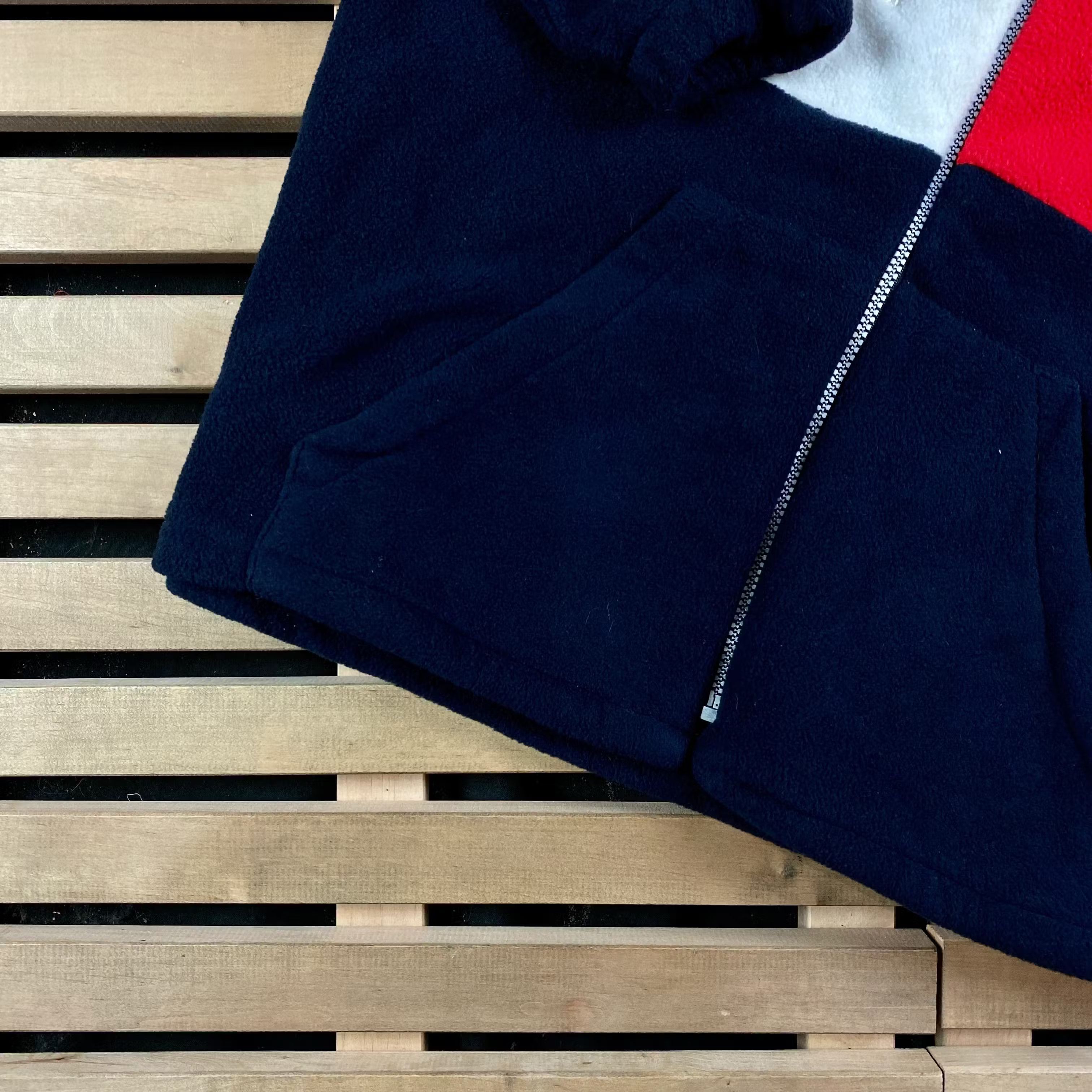 Tommy Hilfiger × Vintage Mens Fleece Jacket Tommy Sport Hilfiger Vintage Size L Size US L / EU 52-54 / 3 - 3 Thumbnail