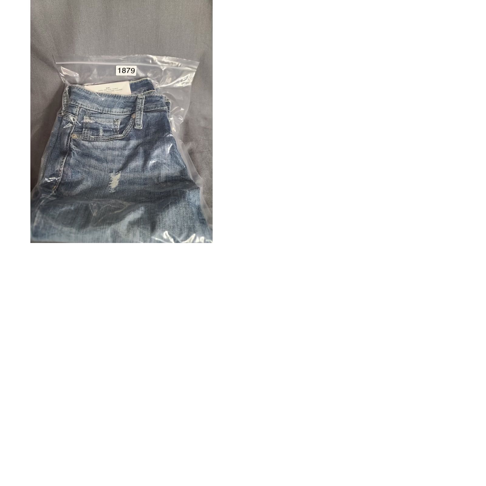 Silver Jeans Co. Silver Jeans Capri Womens 26x22 Suki Curvy Mid Rise Distressed Stretch Denim Blue 5-Pocket Mens? Womens Size 26" / US 2 / IT 38 - 10 Thumbnail