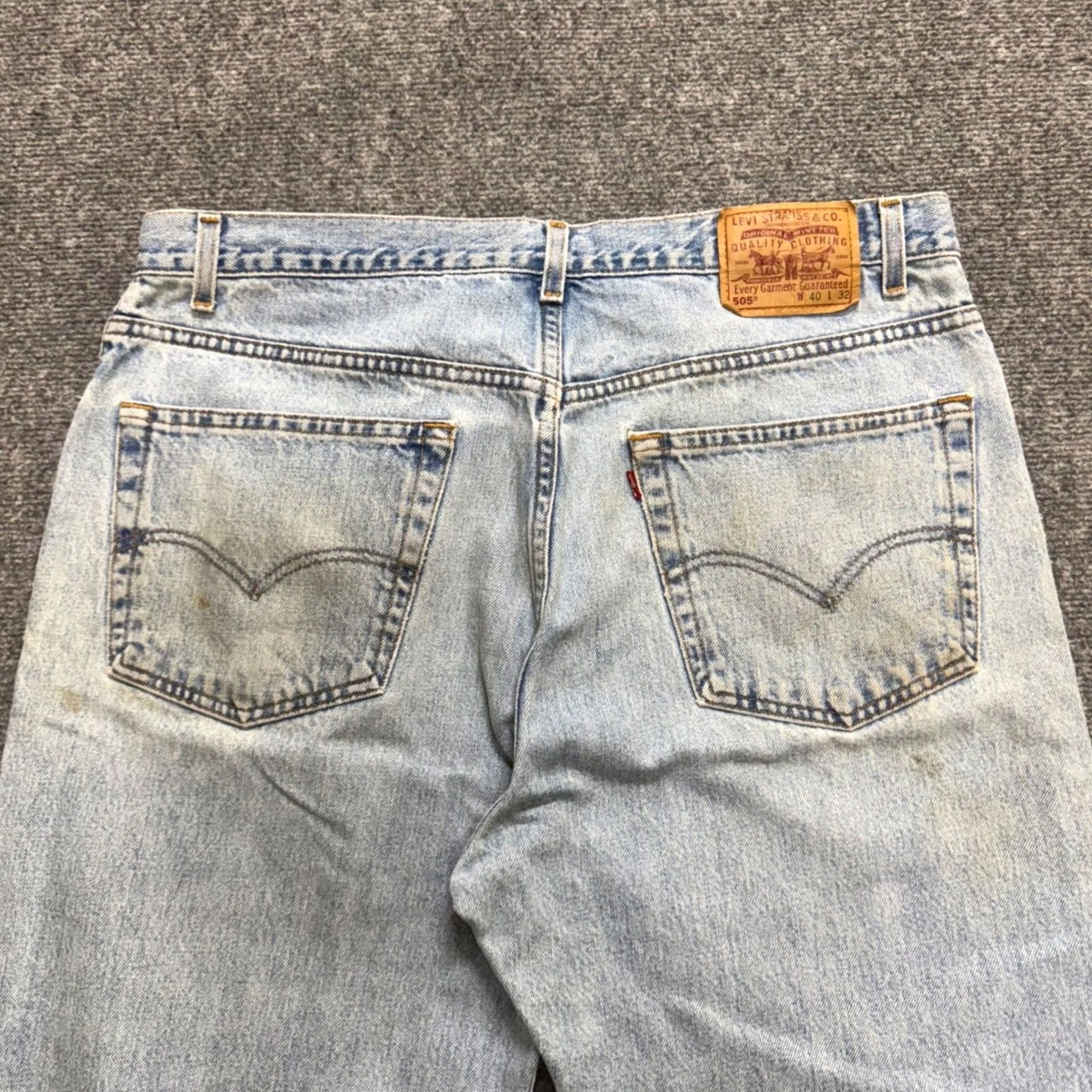 Levi's VINTAGE Levi's 505 Denim Jeans Mens 38x30 Regular Light Washed 90s Paper Tag Stained Size US 38 / EU 54 - 4 Thumbnail