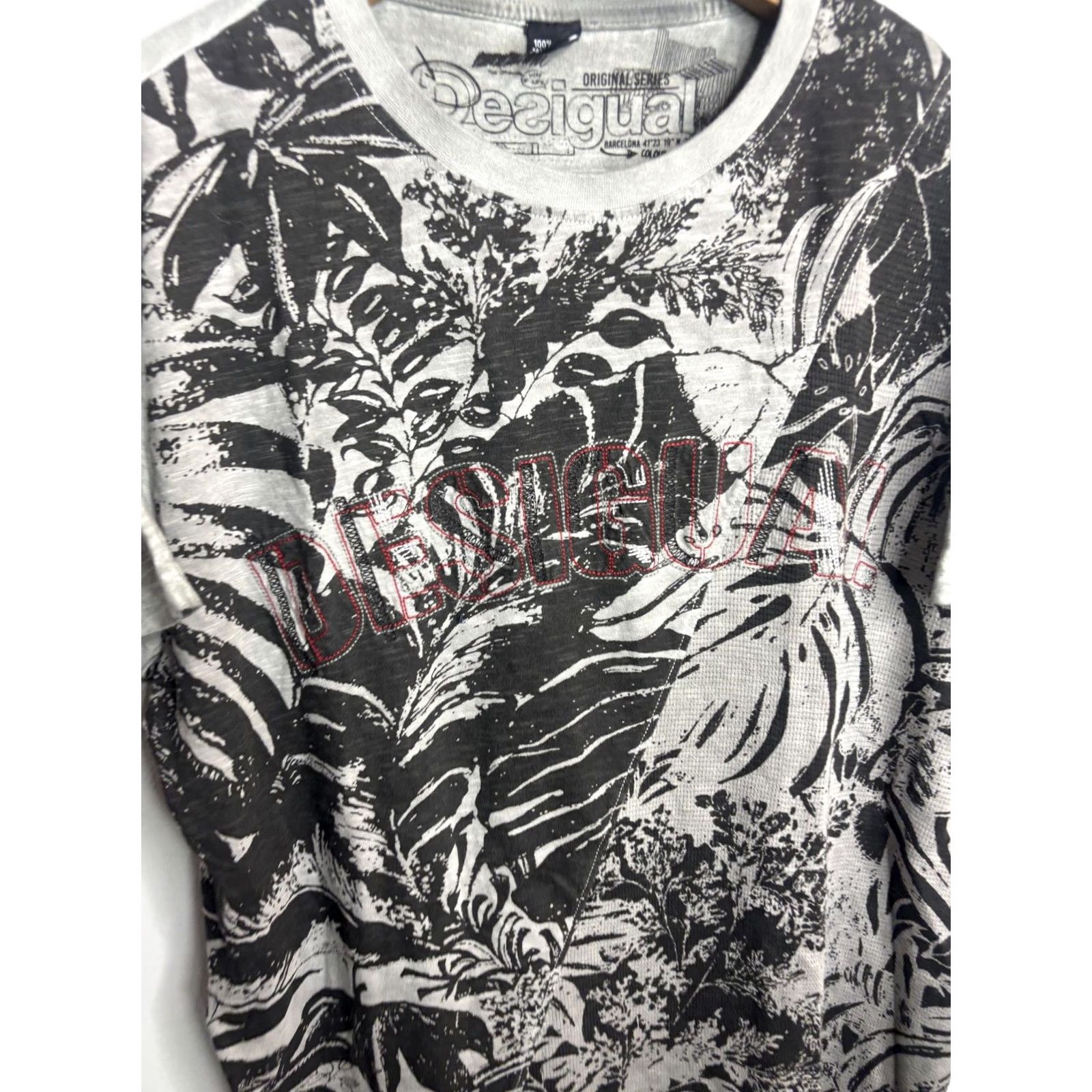 Desigual Desigual Shirt Mens XL Gray Black Graphic Short Sleeve Tropical Print Cotton Size US XL / EU 56 / 4 - 2 Thumbnail