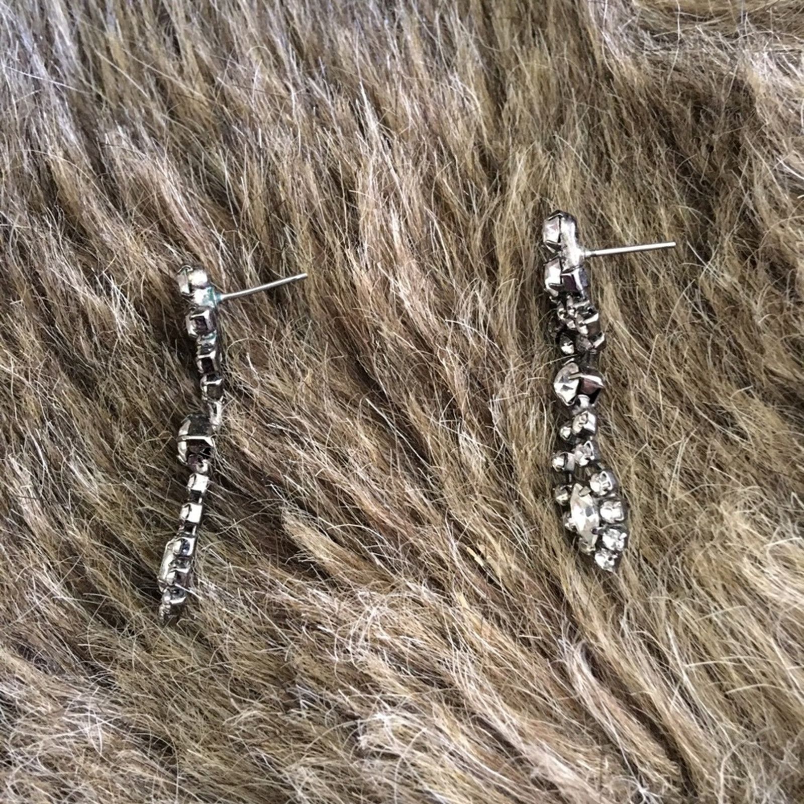 Jewelry Elegant rhinestone chrome setting dangle earrings Size ONE SIZE - 3 Thumbnail