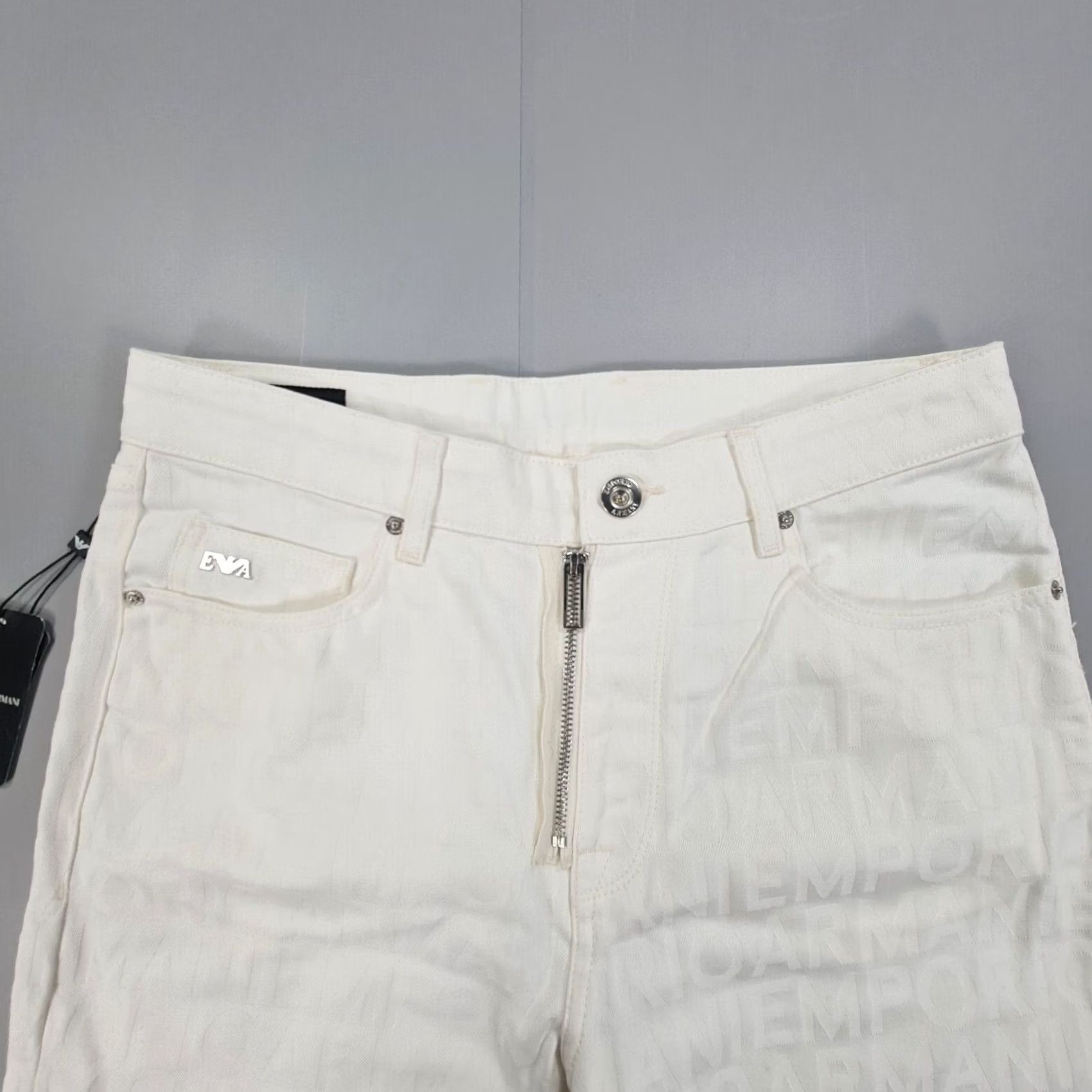 Emporio Armani Emporio Armani Jeans White W31 L28 Loose Fit Logo 5-Pocket Denim Cotton Casual Mens Jeans W31 L28 Regular Fit Jeans Size US 31 - 2 Thumbnail
