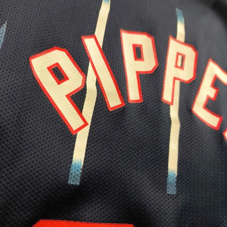 Houston Rockets Scottie Pippen Champion NBA jersey size 40