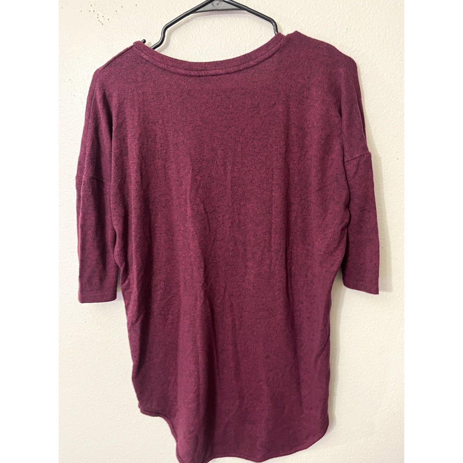 Express Express Women’s Small Sweatshirt 1/2 Sleeve V Neck Hi Low Casual Maroon Polyester Rayon Knit T-Shirt Basic Fall Spring Summer Size S / US 4 / IT 40 - 3 Thumbnail