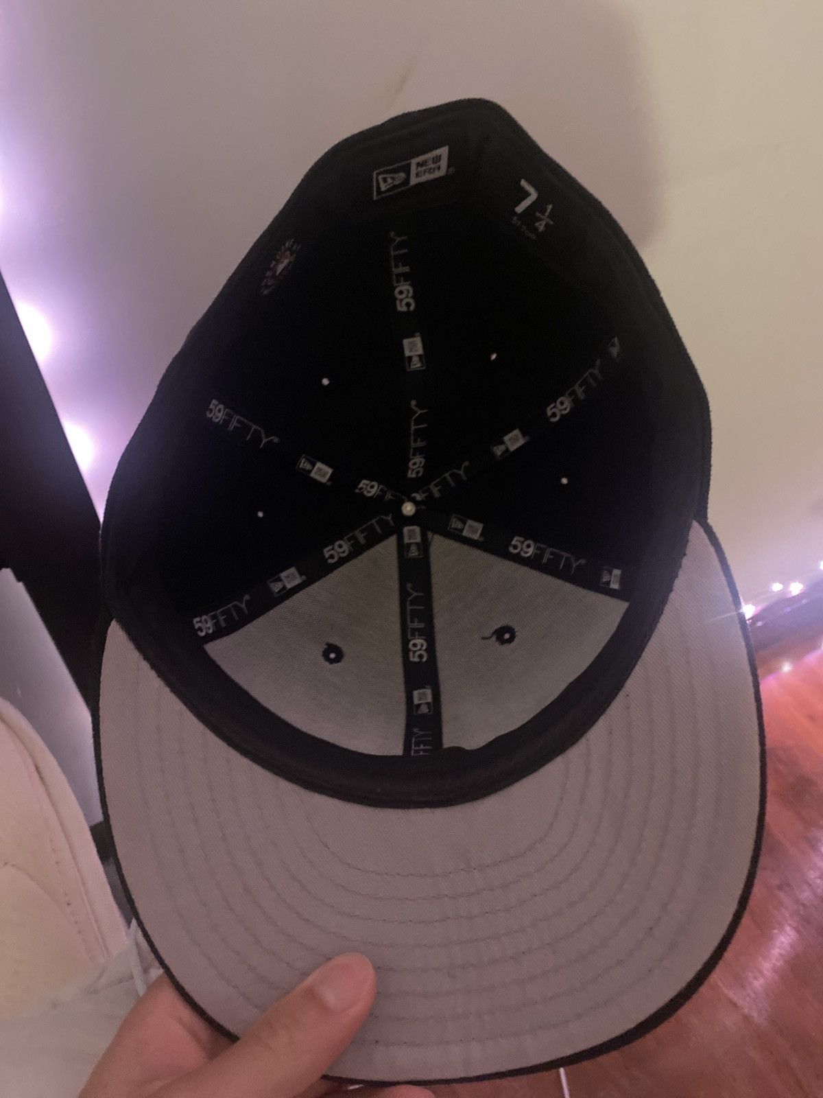 Other Black Red sox baseball cap Size 26 - 2 Thumbnail