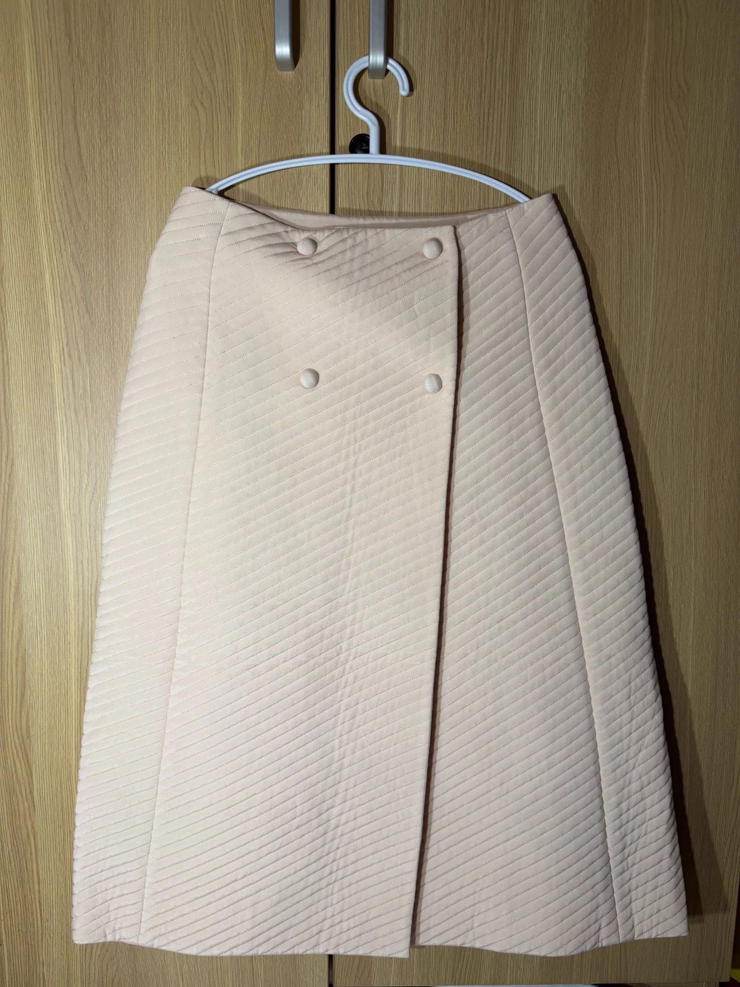 Fendi Fendi Skirt 38 Tried On Only Authentic Size 27" / US 4 / IT 40 - 1 Thumbnail