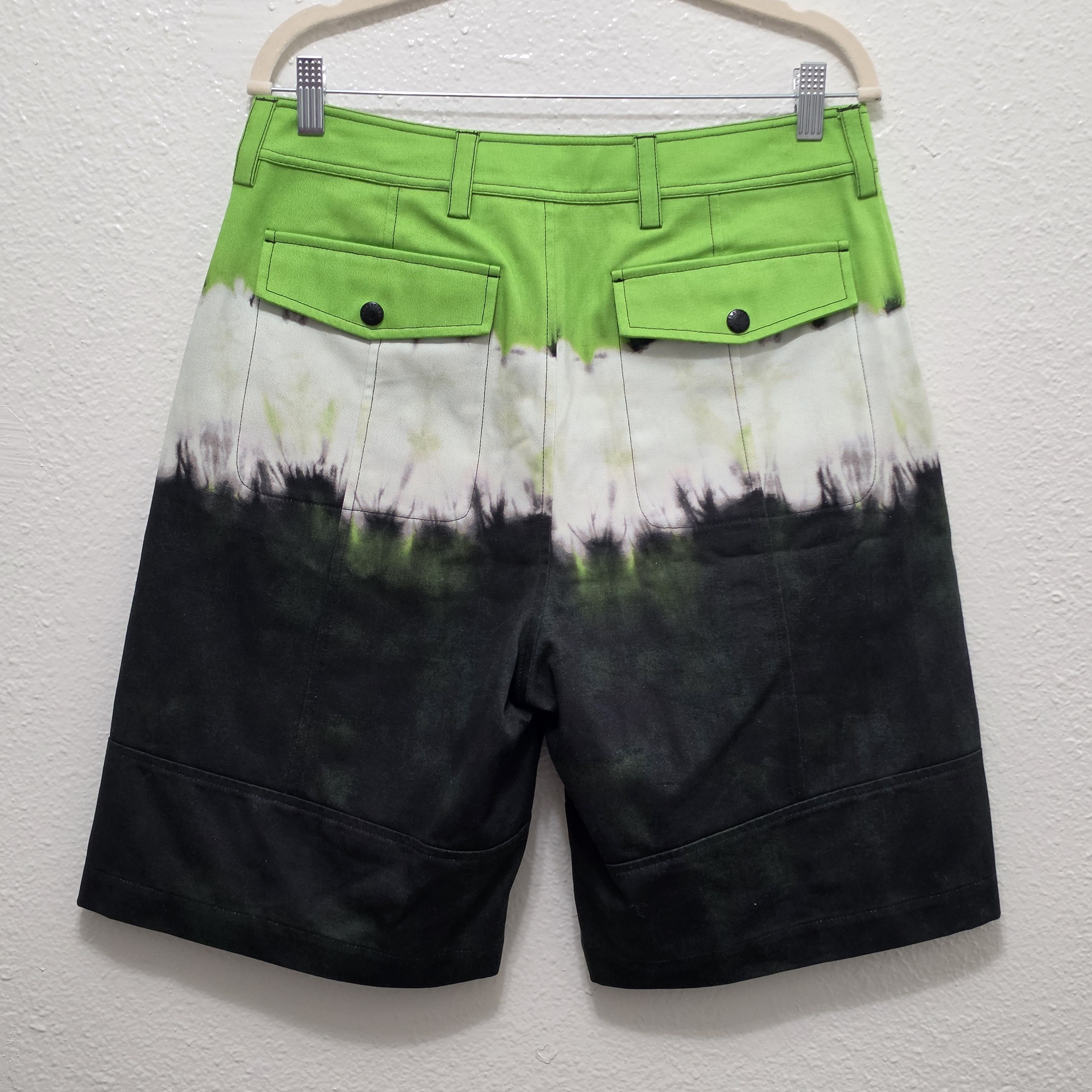 Valentino Bermuda shorts with jelly block print Size US 32 / EU 48 - 4 Thumbnail