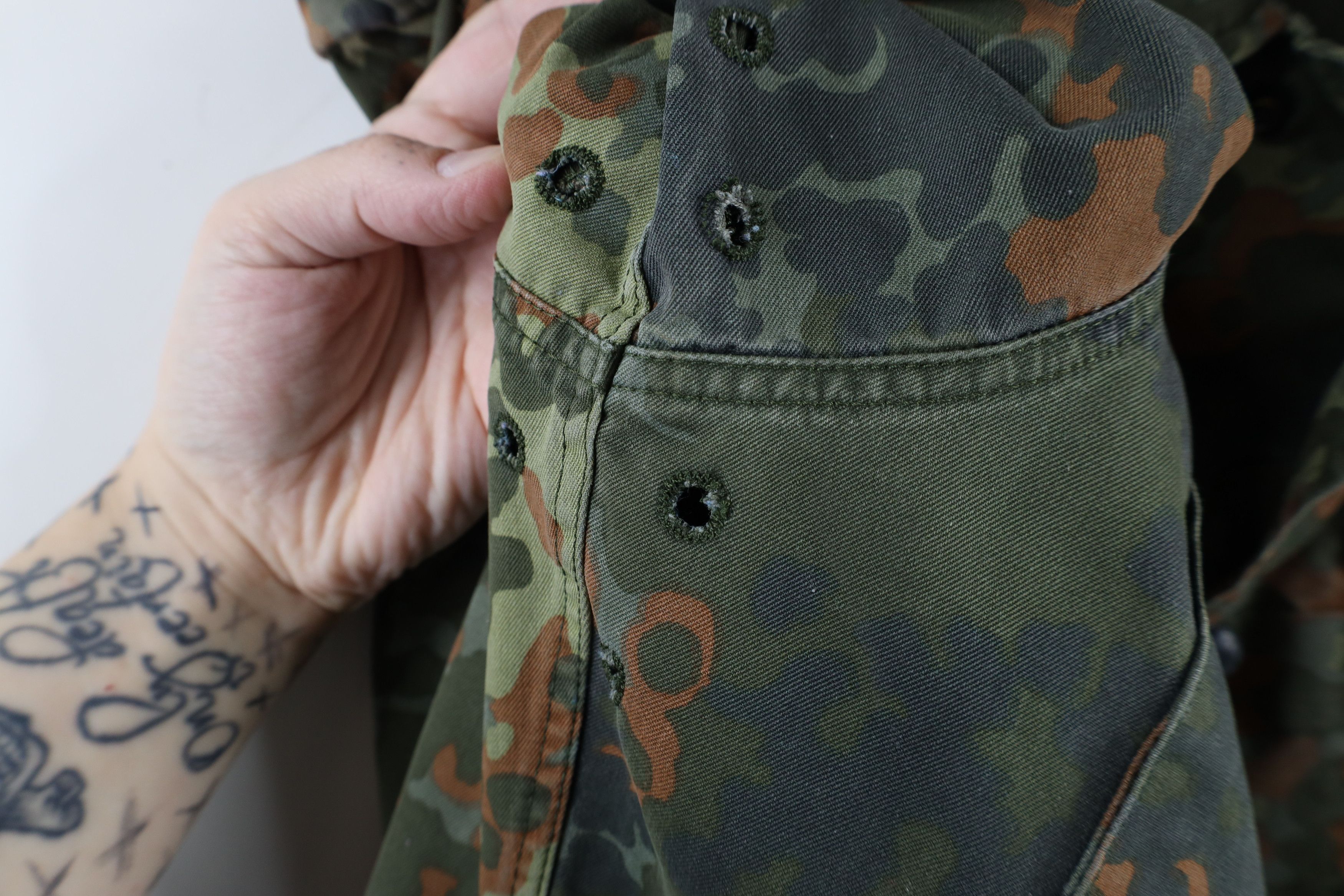 Vintage Vintage 90s German Military Camouflage Combat Field Jacket Size US L / EU 52-54 / 3 - 9 Thumbnail