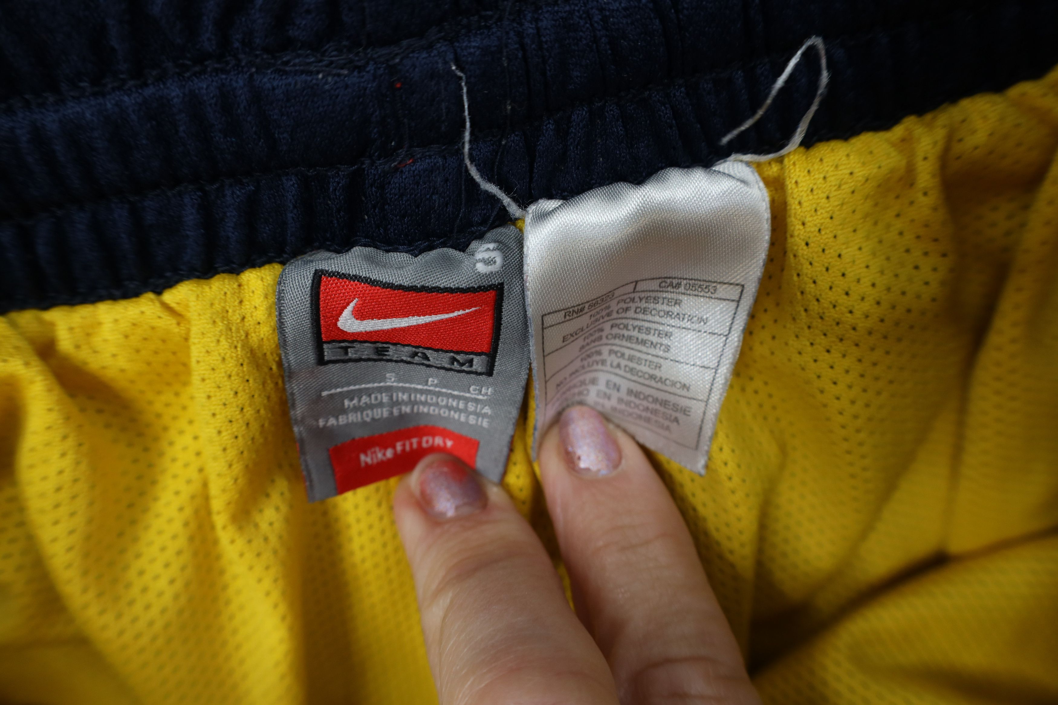 Nike Vintage Nike Scott Mini Swoosh University of Michigan Shorts Size US 30 / EU 46 - 8 Thumbnail