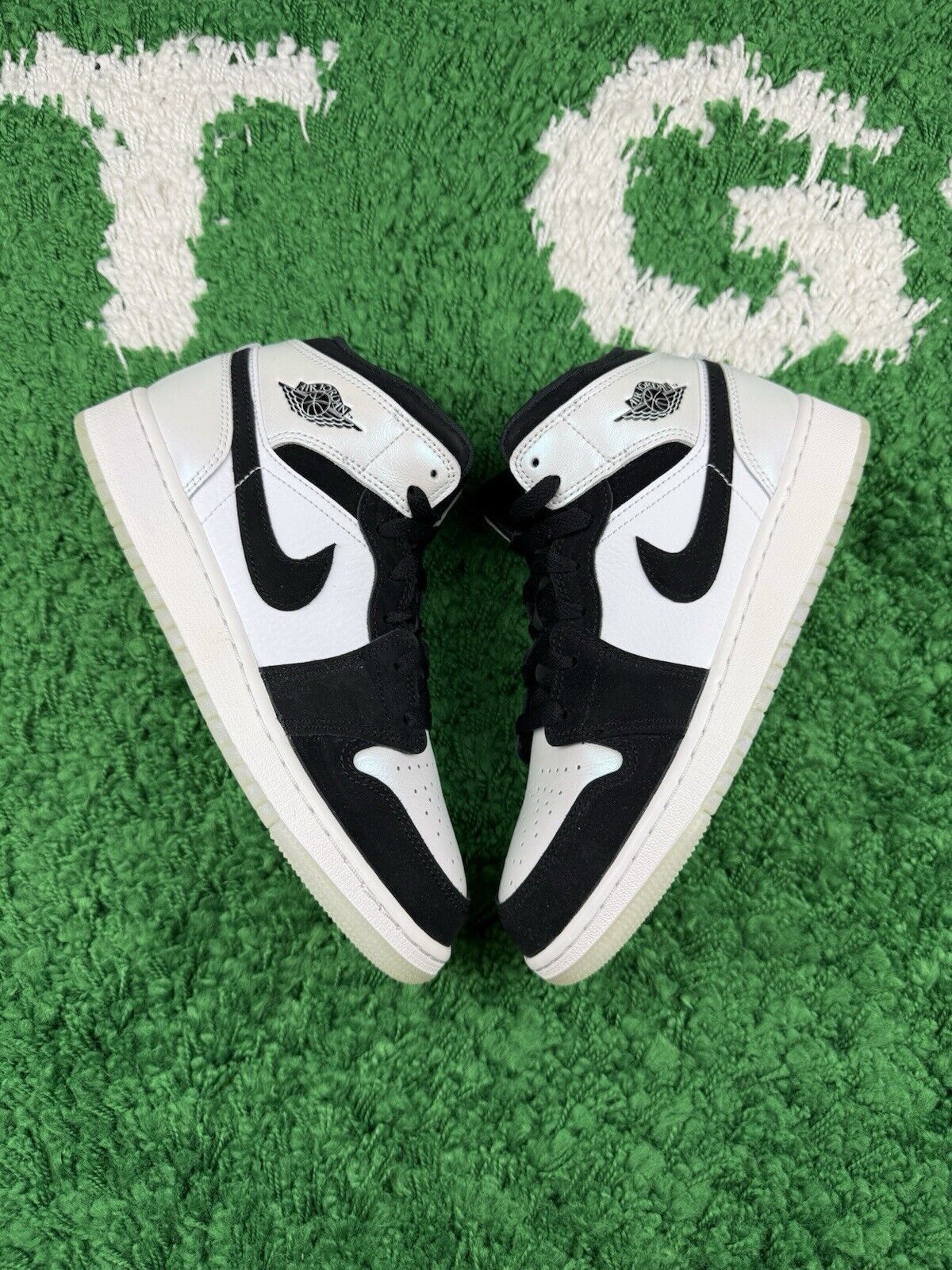 Jordan Brand Air Jordan 1 Mid SE GS Diamond Size 5.5Y Women s Size 7 Grailed