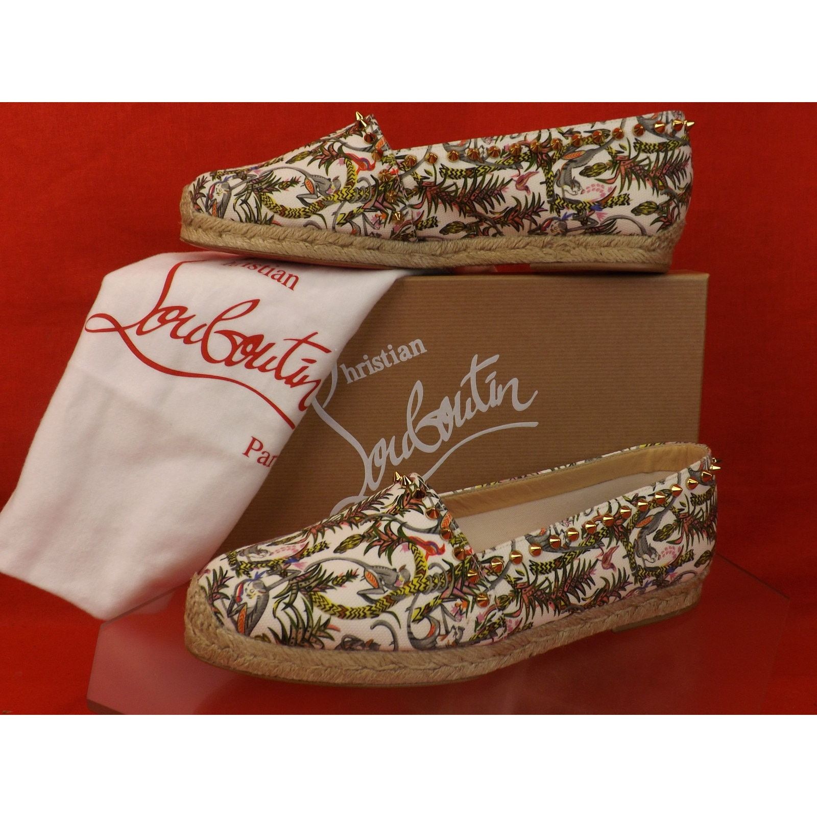 Christian Louboutin LOUBOUTIN IVORY ARES CANVAS GOLD STUDS ESPADRILLES FLATS 39 Size US 9 / IT 39 - 1 Thumbnail