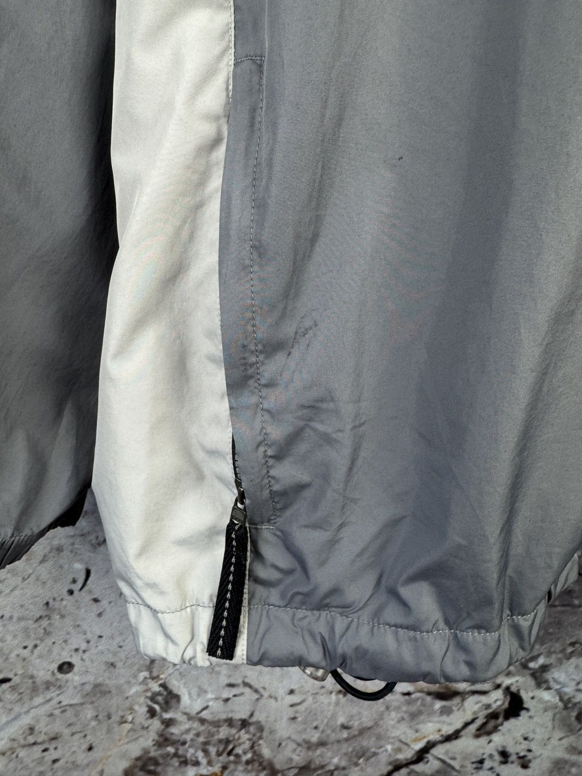 Nike Men’s Vintage Gray Nike Windbreaker Size XL Size US XL / EU 56 / 4 - 9 Thumbnail