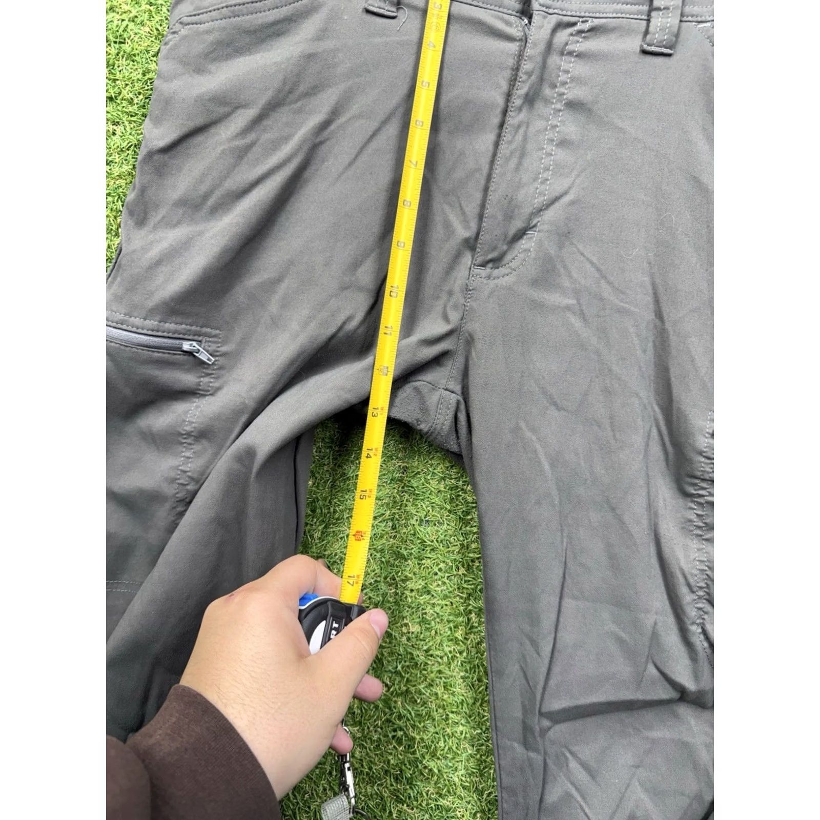 Wrangler Wrangler ATG Outdoors Pants Mens 33x32 Grey Stretch Canvas Cargo Pocket 5-Pocket Size US 33 - 6 Thumbnail