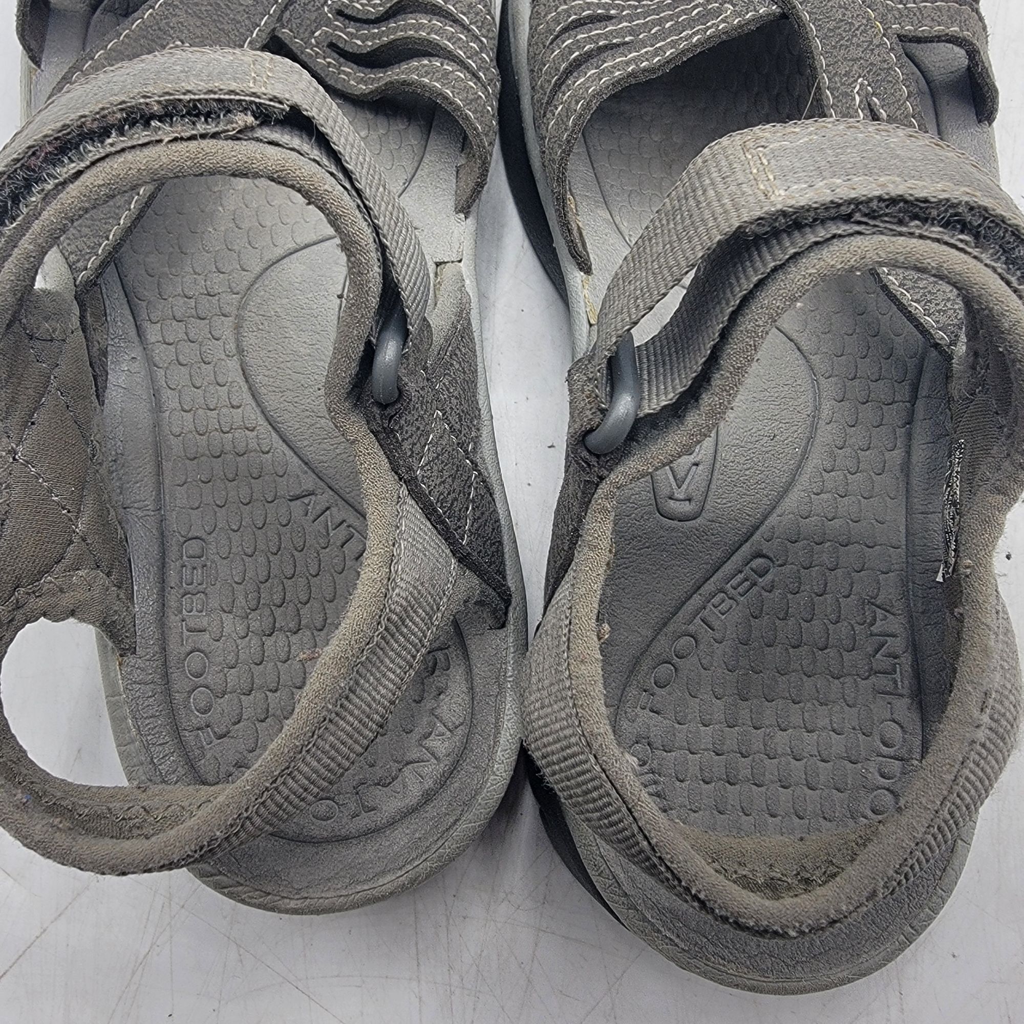 KEEN Keen Rose Womens Size 5 Gray Sandals Closed Toe Casual Walki Size US 5 / IT 35 - 6 Thumbnail