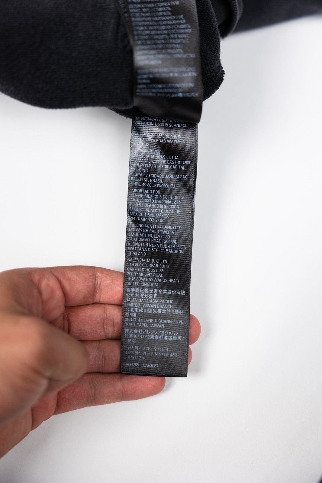 Balenciaga Balenciaga See Now Buy Now Distressed Hoodie Size US S / EU 44-46 / 1 - 16 Thumbnail