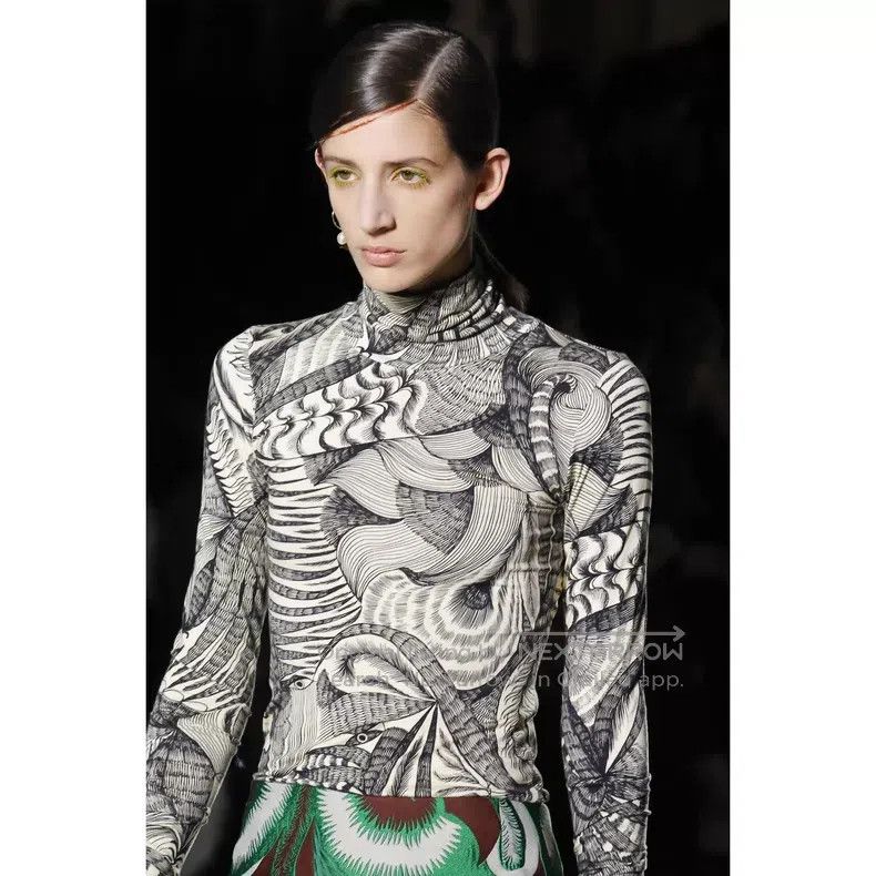 Dries Van Noten Dries Van Noten Peacock Pattern Printed Mock Neck Top Size XS / US 0-2 / IT 36-38 - 2 Thumbnail