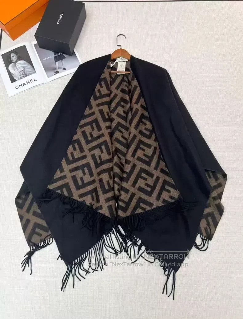 Fendi Fendi size 145*140cm Monogrammed Double FF Cashmere Cloak Size M / US 6-8 / IT 42-44 - 1 Thumbnail